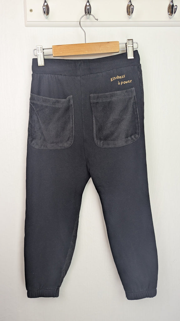 George Alesha Dixon Joggers - Unisex 6-7 Years George Used, Preloved, Preworn & Second Hand Baby, Kids & Children's Clothing UK Online. Cheap affordable. Brands including Next, Joules, Nutmeg Morrisons, TU, F&F, H&M.