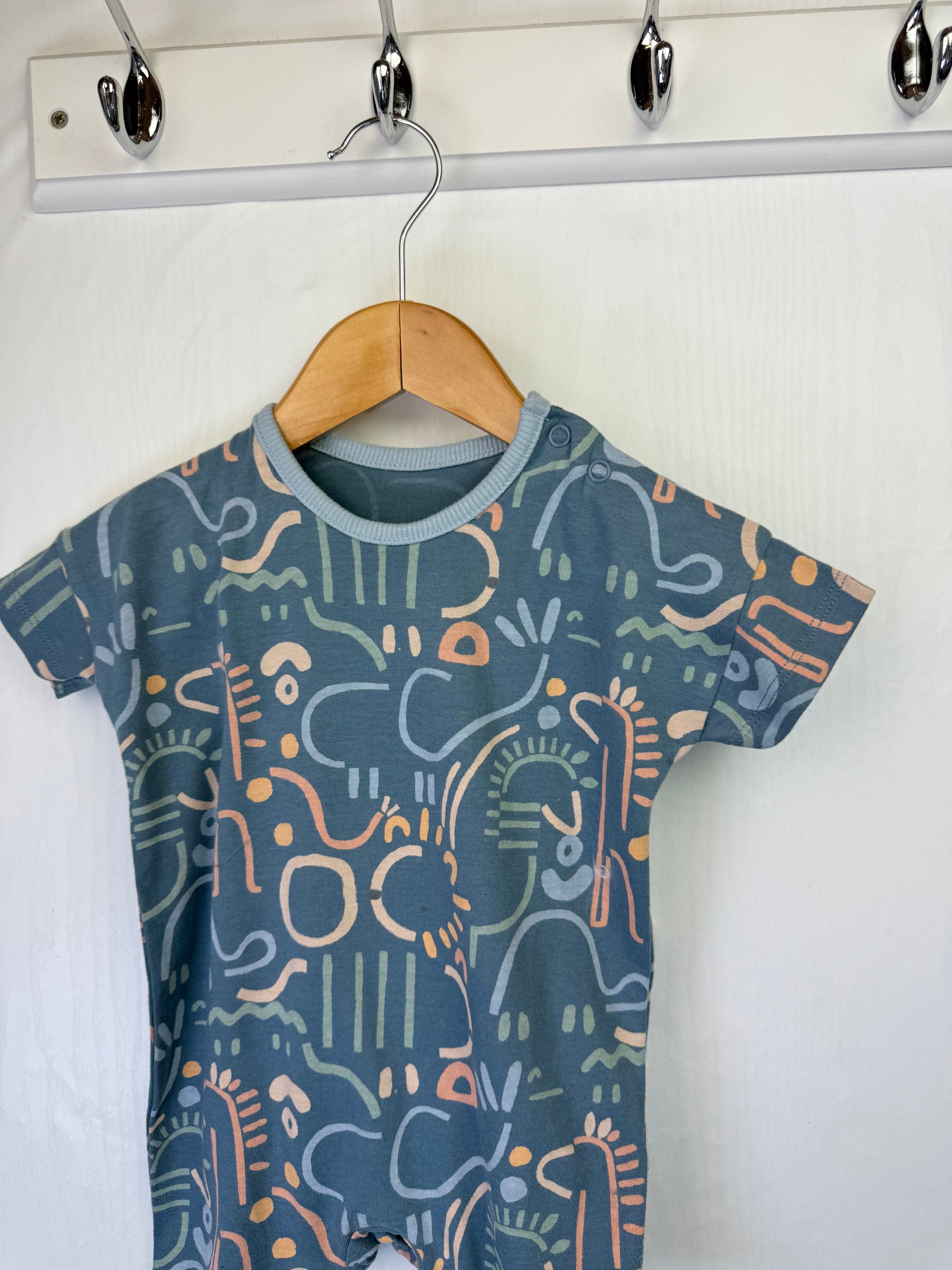 George Animals Romper - Baby Boys 0 - 3 Months - Little Ones Preloved. Second Hand Children's & Preloved Baby, Kids, Girls & Boys Clothes. UK online