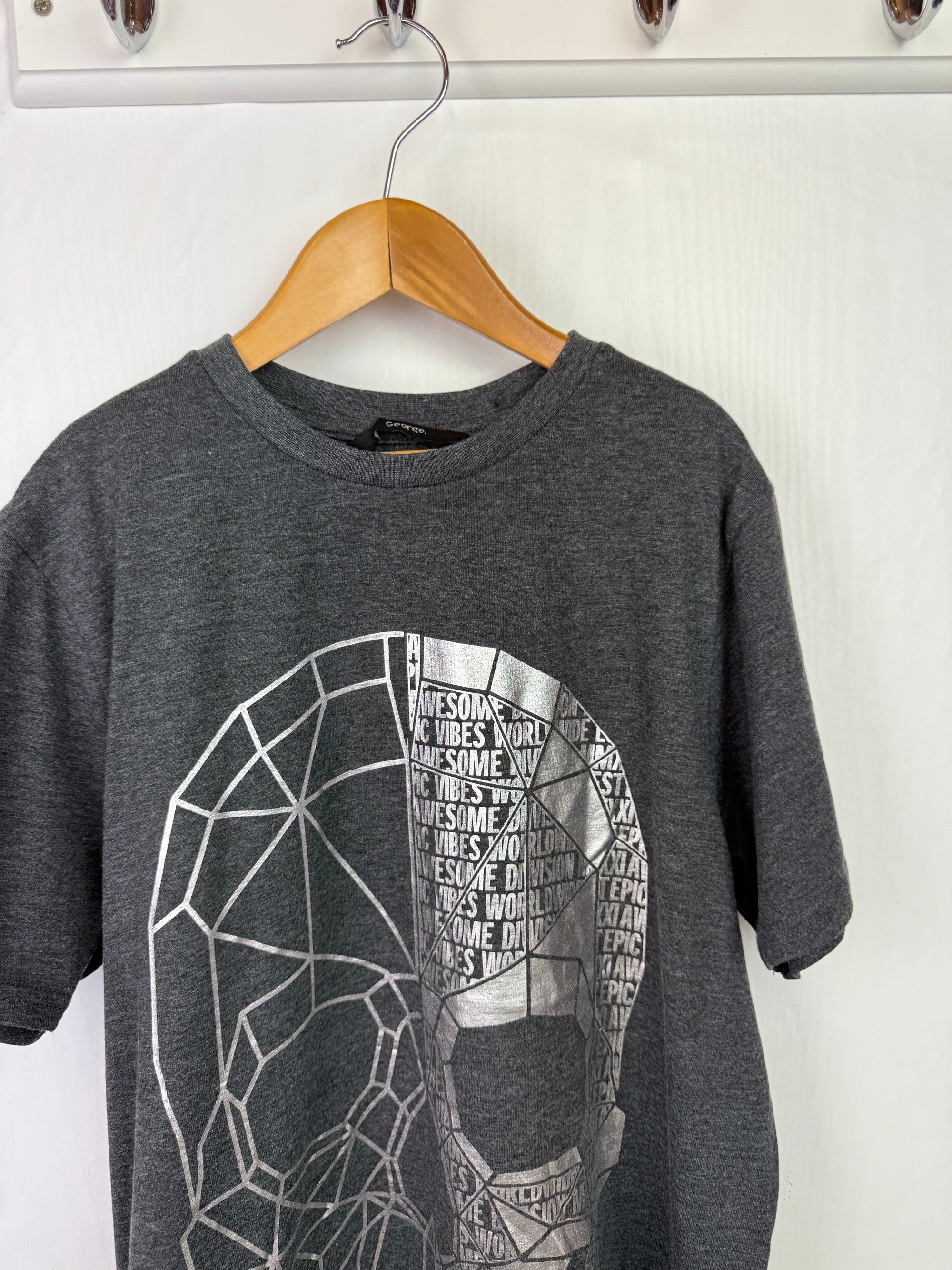 George Awesome Vibes Skull Top - Boys 13 - 14 Years - Little Ones Preloved. Second Hand Children's & Preloved Baby, Kids, Girls & Boys Clothes. UK online
