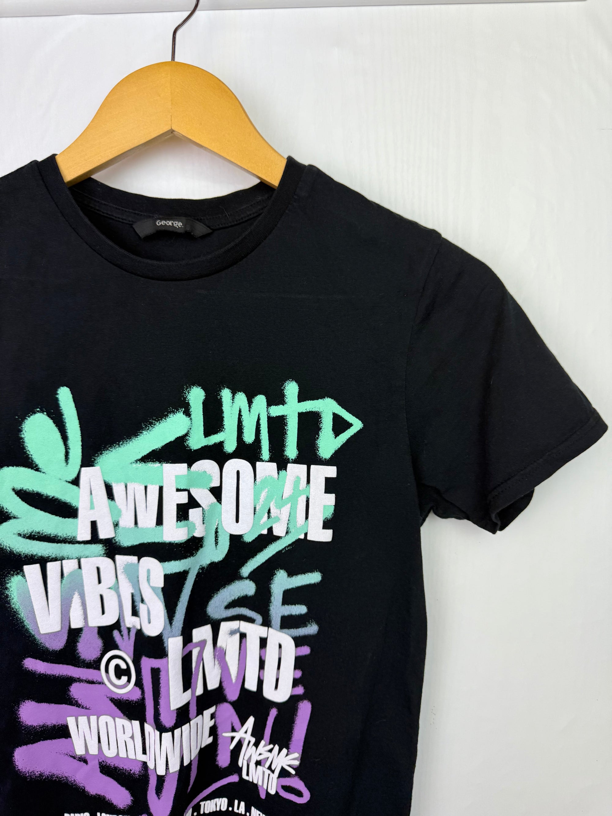 George Awesome Vibes Top - Boys 12 - 13 Years - Little Ones Preloved. Second Hand Children's & Preloved Baby, Kids, Girls & Boys Clothes. UK online