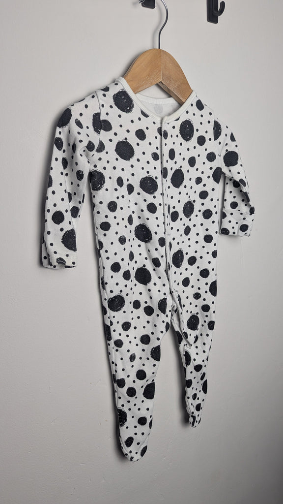 George Black & White Spotty Sleepsuit - Unisex 3-6 Months Little Ones Preloved Used, Preloved, Preworn & Second Hand Baby, Kids & Children's Clothing UK Online. Cheap affordable. Brands including Next, Joules, Nutmeg Morrisons, TU, F&F, H&M.