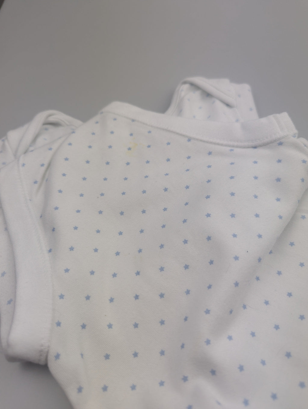 George Blue Star Bodysuits - Boys 3 - 6 Months - Little Ones Preloved. Second Hand Children's & Preloved Baby, Kids, Girls & Boys Clothes. UK online