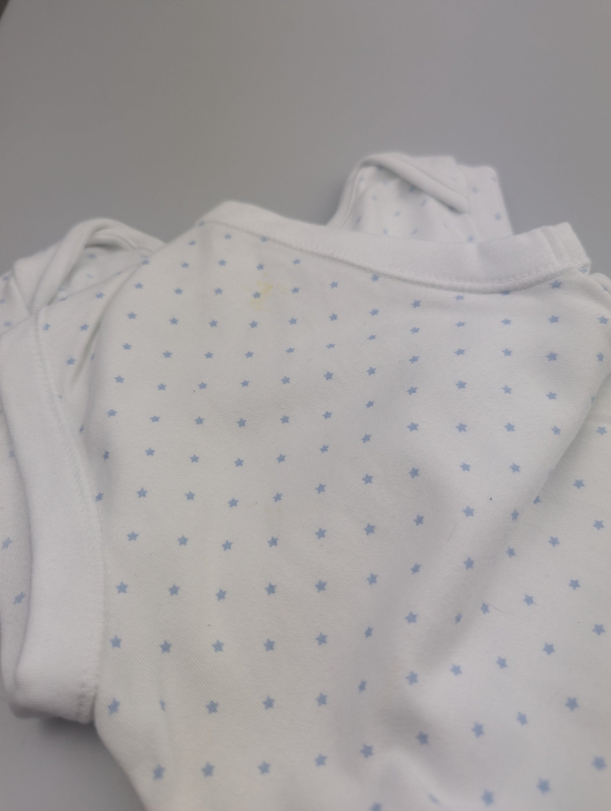 George Blue Star Bodysuits - Boys 3 - 6 Months - Little Ones Preloved. Second Hand Children's & Preloved Baby, Kids, Girls & Boys Clothes. UK online