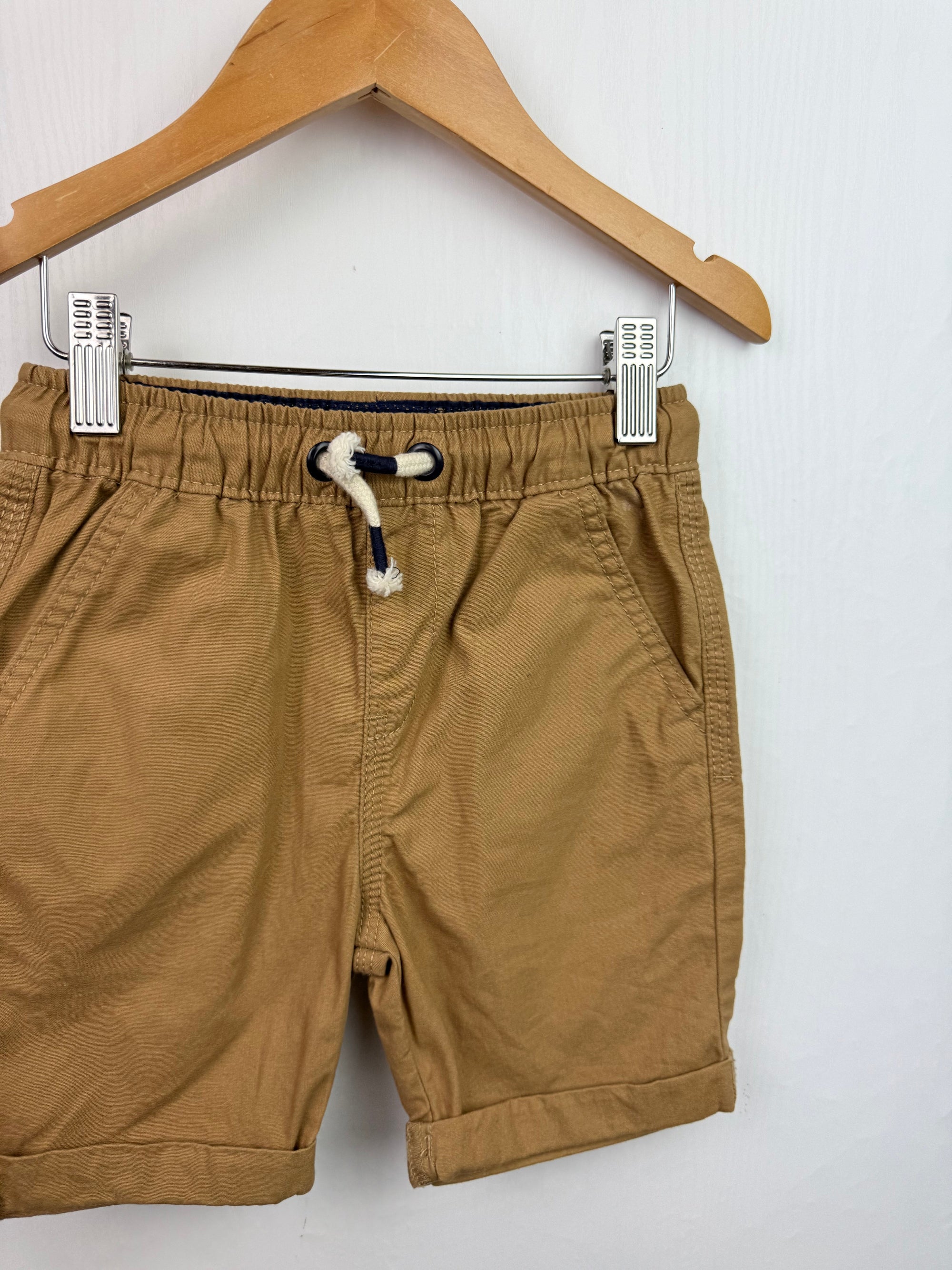 George Brown Chino Shorts - Boys 3 - 4 Years - Little Ones Preloved. Second Hand Children's & Preloved Baby, Kids, Girls & Boys Clothes. UK online