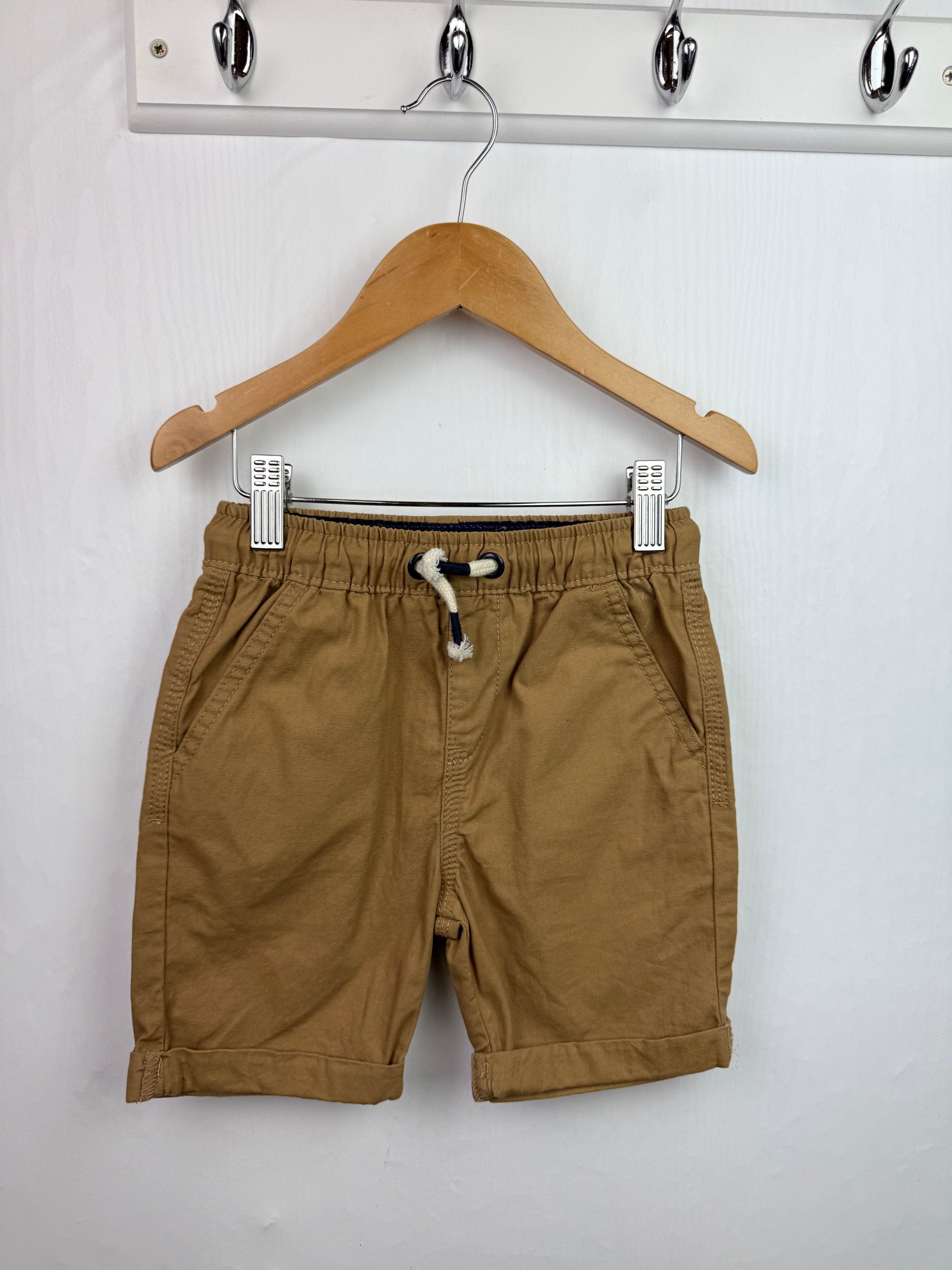 George Brown Chino Shorts - Boys 3 - 4 Years - Little Ones Preloved. Second Hand Children's & Preloved Baby, Kids, Girls & Boys Clothes. UK online