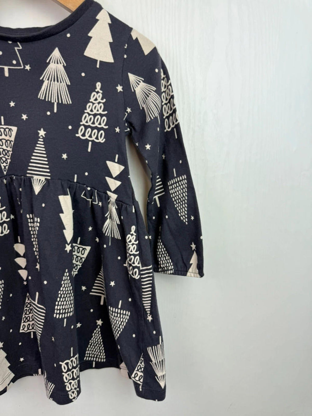 George Christmas Tree Dress - Girls 18 - 24 Months - Little Ones Preloved. Second Hand Children's & Preloved Baby, Kids, Girls & Boys Clothes. UK online