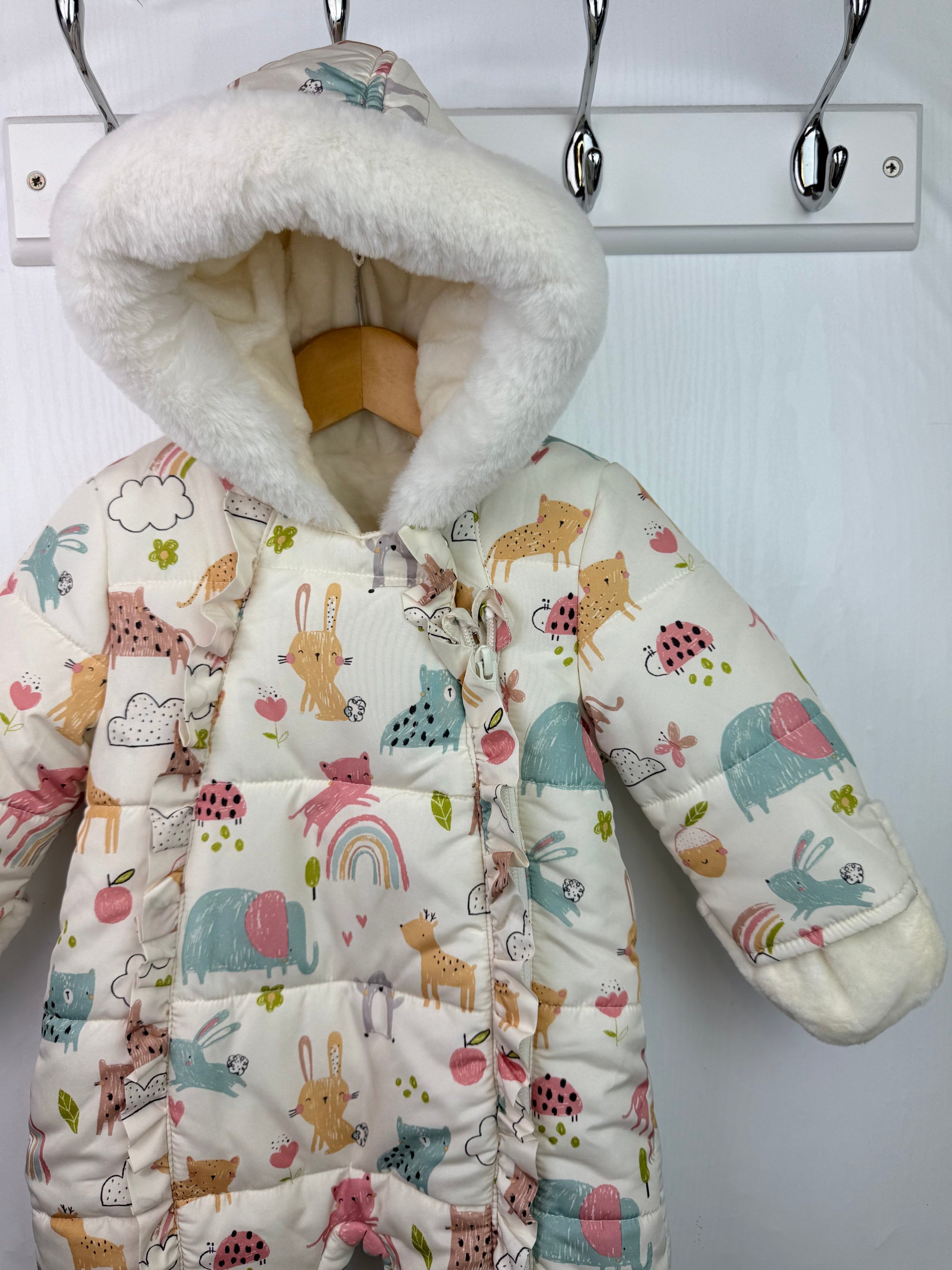 George Cream Animal & Rainbows Pramsuit - Girls 3 - 6 Months - Little Ones Preloved. Second Hand Children's & Preloved Baby, Kids, Girls & Boys Clothes. UK online