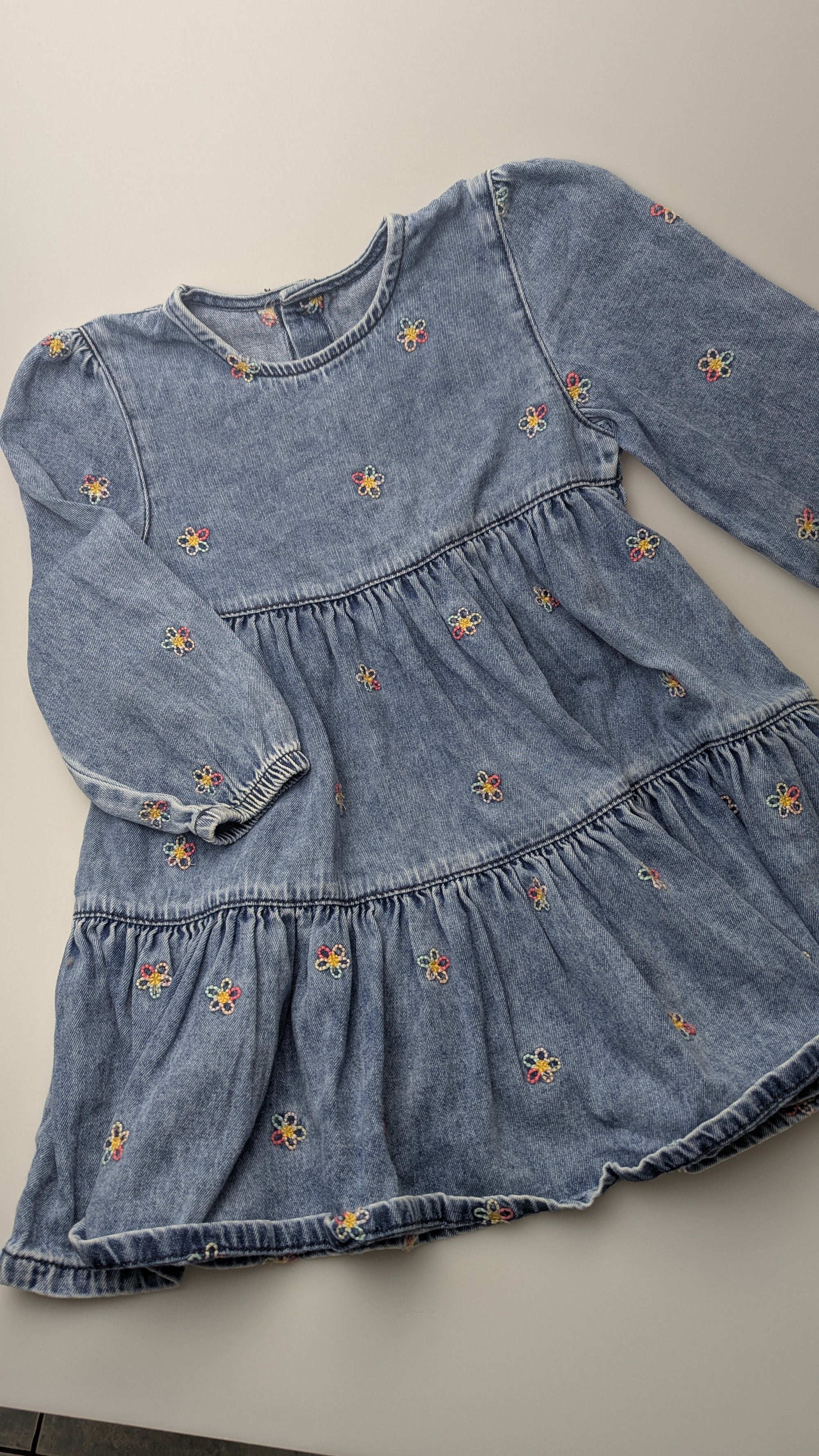 George Denim Floral Dress - Girls 3 - 4 Years - Little Ones Preloved. Second Hand Children's & Preloved Baby, Kids, Girls & Boys Clothes. UK online