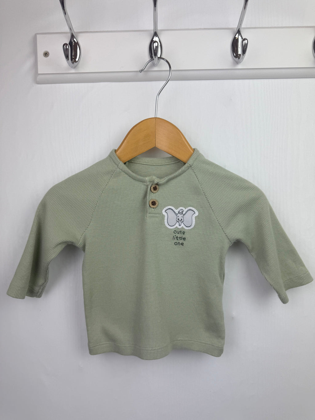 George Disney Dumbo Top - Boys Newborn - Little Ones Preloved. Second Hand Children's & Preloved Baby, Kids, Girls & Boys Clothes. UK online