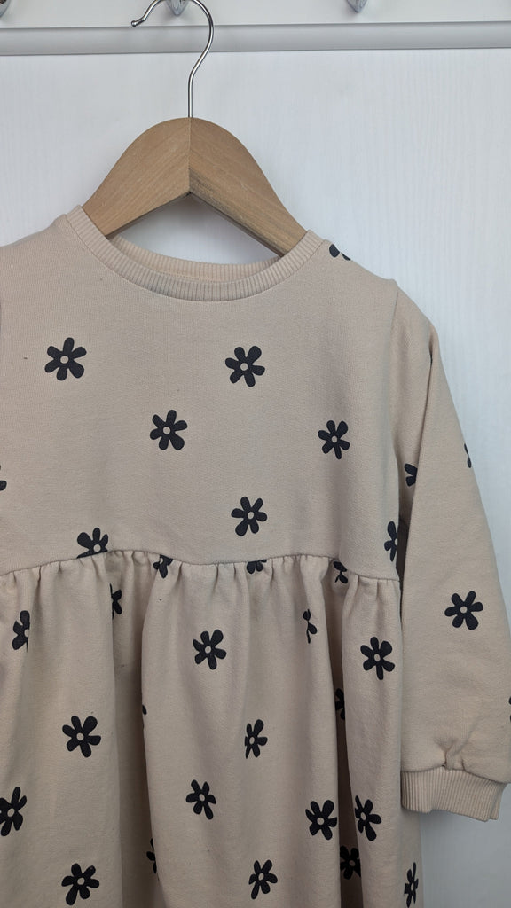 George Floral Beige Jumper Dress - Girls 3-4 Years George Used, Preloved, Preworn & Second Hand Baby, Kids & Children's Clothing UK Online. Cheap affordable. Brands including Next, Joules, Nutmeg Morrisons, TU, F&F, H&M.