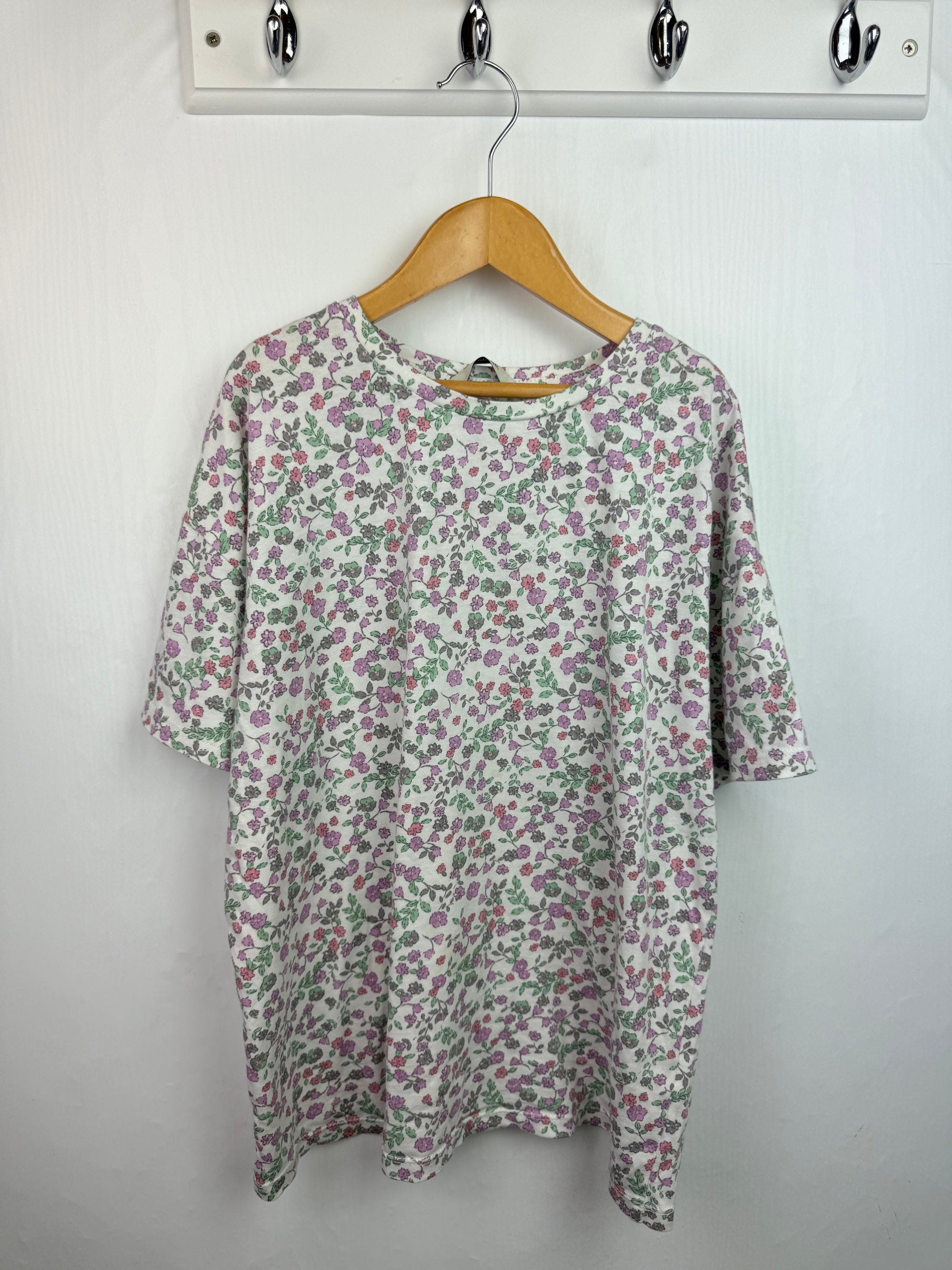 George Floral Short Sleeve Top - Girls 12 - 13 Years - Little Ones Preloved. Second Hand Children's & Preloved Baby, Kids, Girls & Boys Clothes. UK online