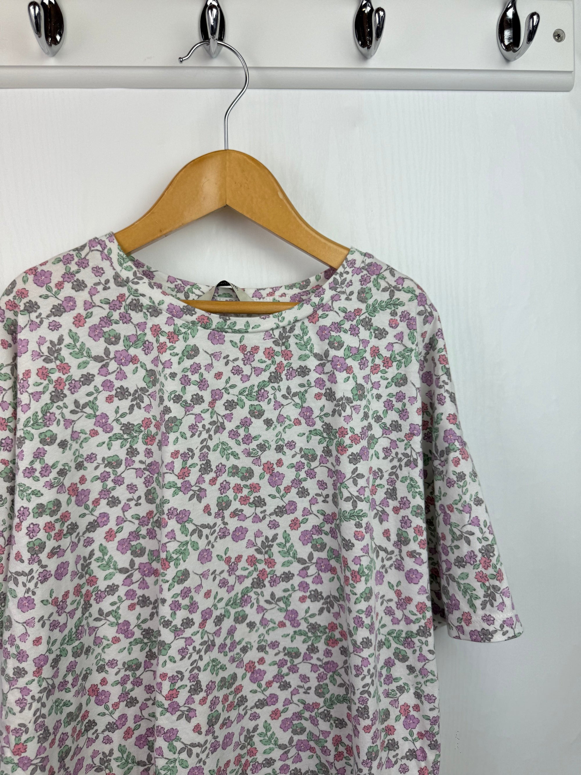 George Floral Short Sleeve Top - Girls 12 - 13 Years - Little Ones Preloved. Second Hand Children's & Preloved Baby, Kids, Girls & Boys Clothes. UK online