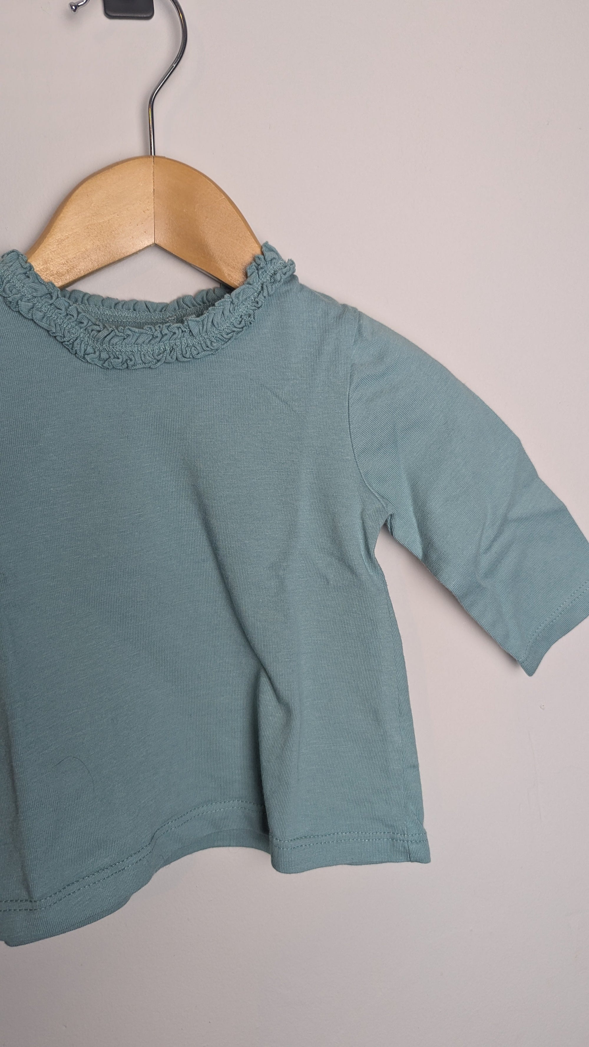 George Frill Collar Long Sleeve Top - Girls 0 - 3 Months - Little Ones Preloved. Second Hand Children's & Preloved Baby, Kids, Girls & Boys Clothes. UK online