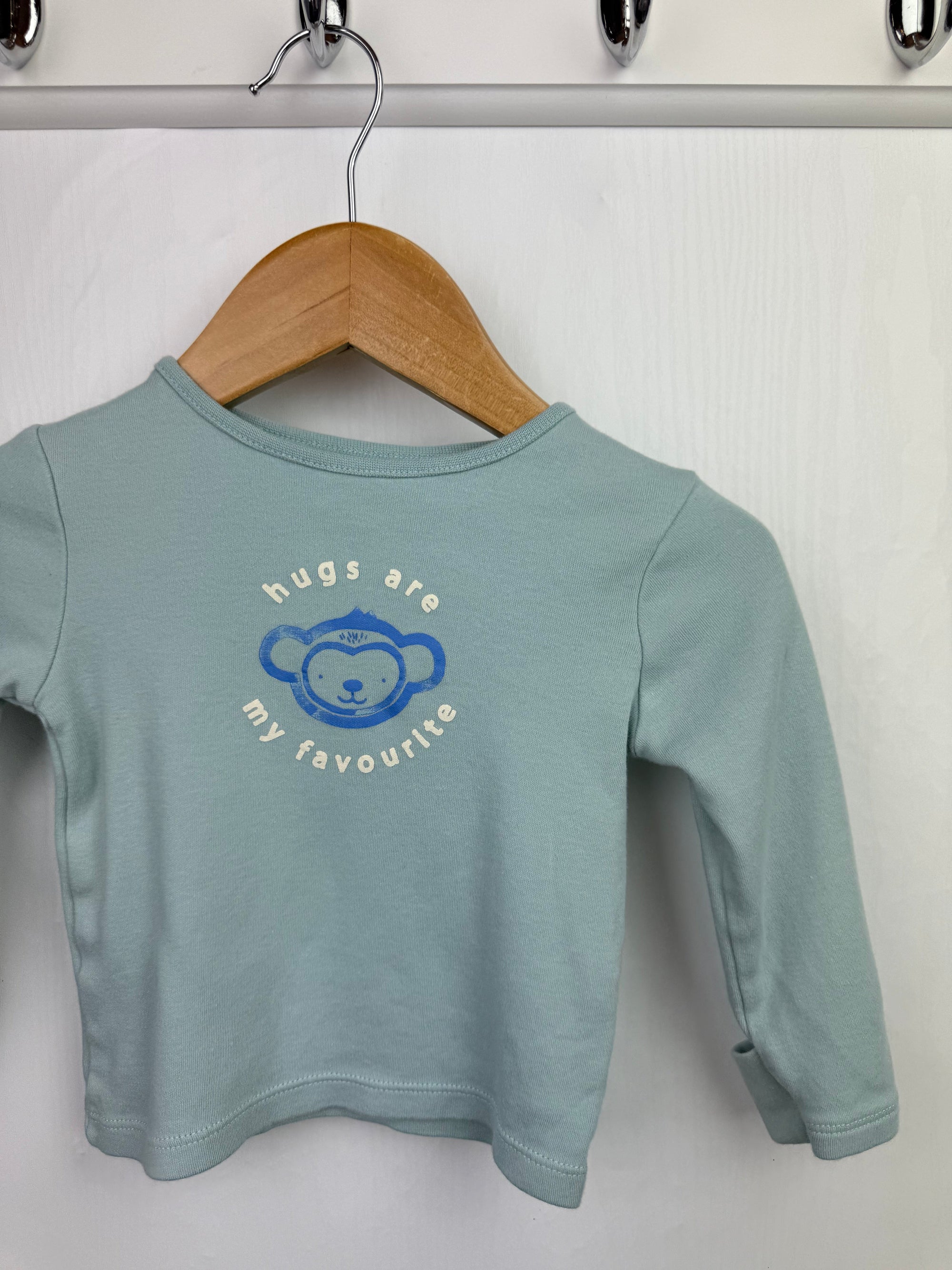 George Green Hugs Long Sleeve Top - Boys 6 - 9 Months - Little Ones Preloved. Second Hand Children's & Preloved Baby, Kids, Girls & Boys Clothes. UK online