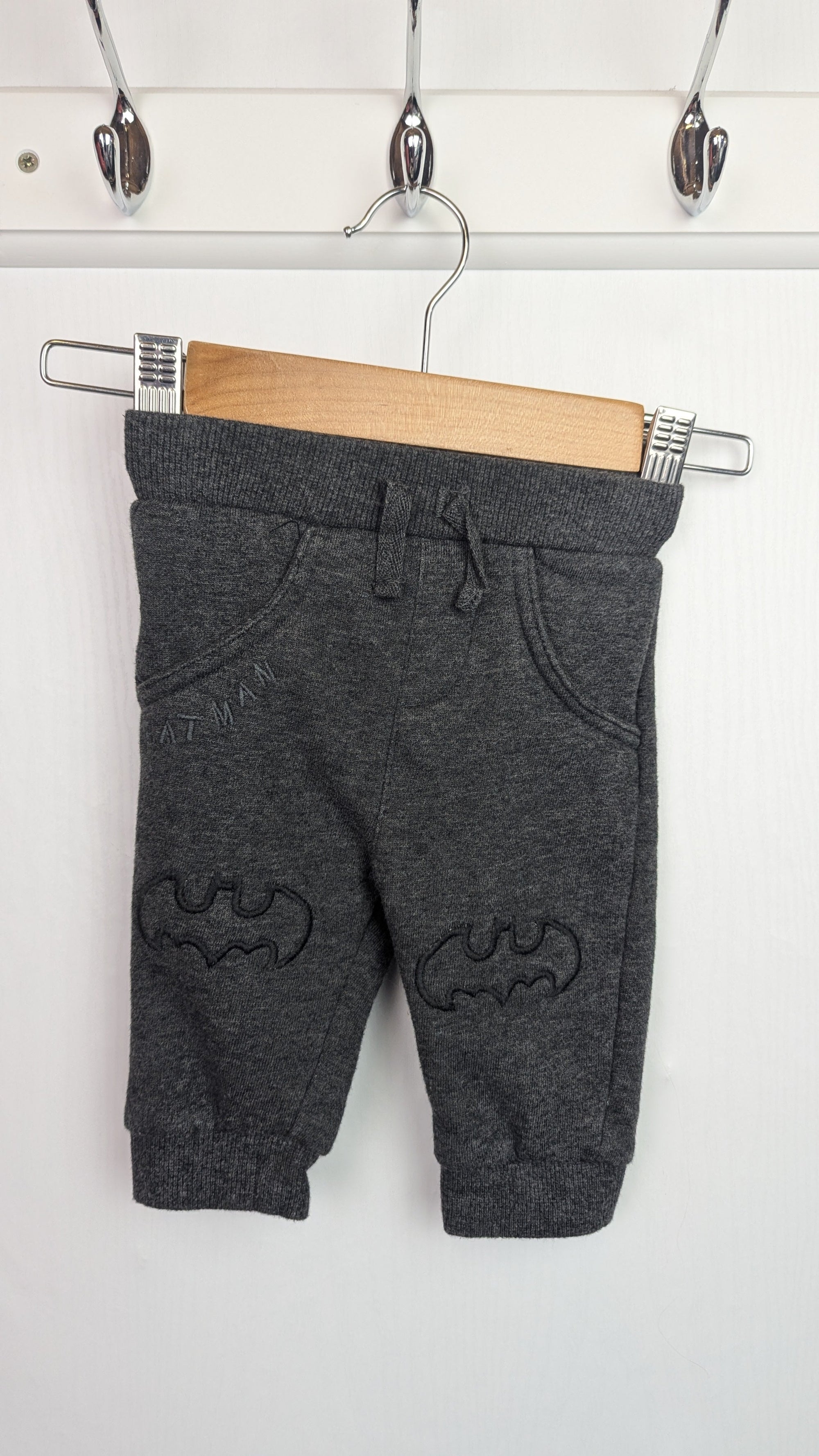 George Grey Batman Jogging Bottoms - Boys 0 - 3 Months - Little Ones Preloved. Second Hand Children's & Preloved Baby, Kids, Girls & Boys Clothes. UK online