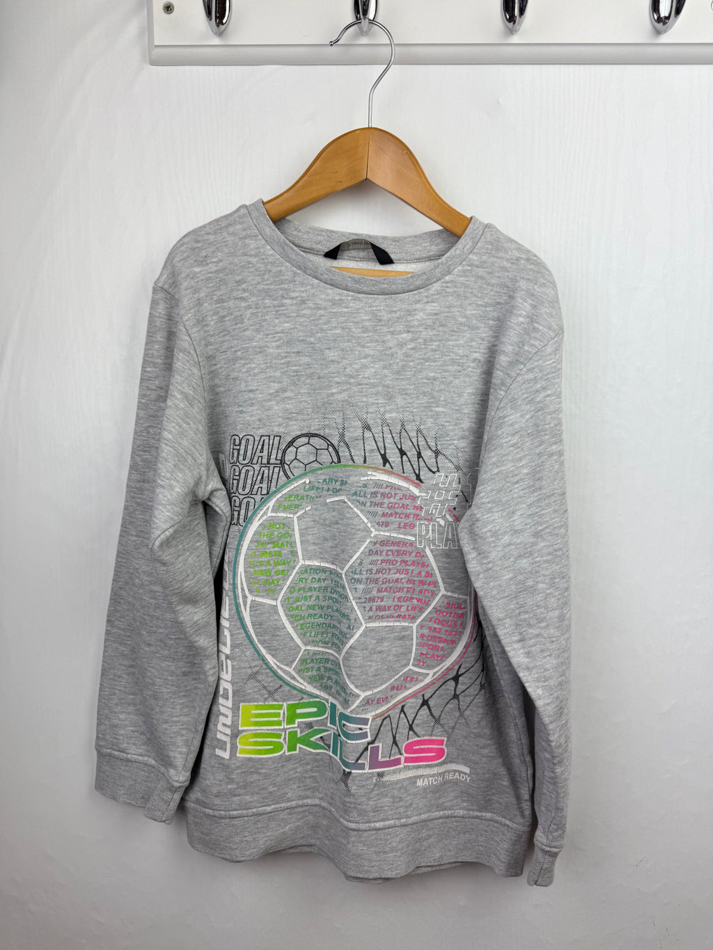 George Grey Football Sweatshirt - Boys 8 - 9 Years - Little Ones Preloved. Second Hand Children's & Preloved Baby, Kids, Girls & Boys Clothes. UK online