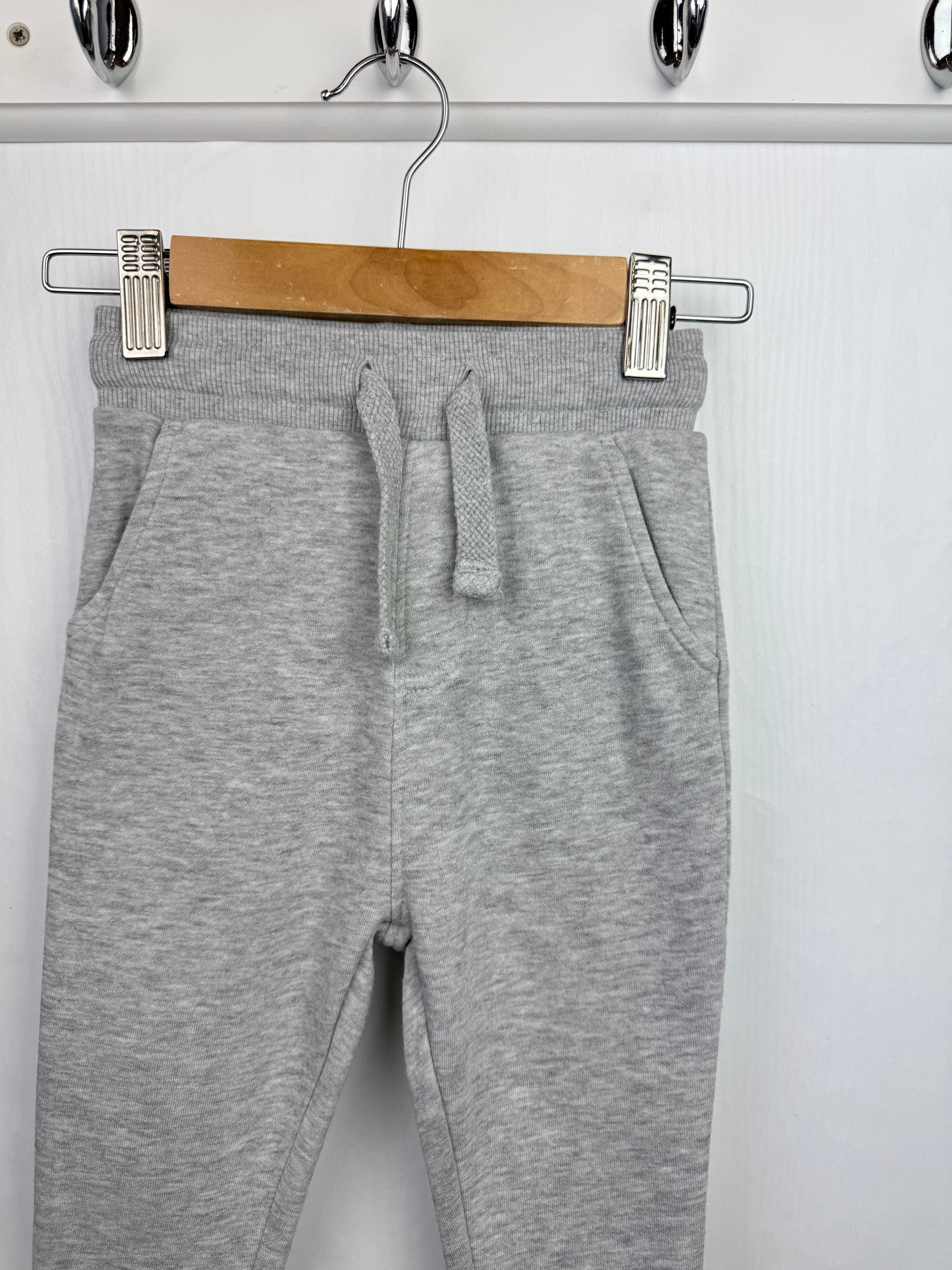 George Grey Jogging Bottoms - Boys 18 - 24 Months - Little Ones Preloved. Second Hand Children's & Preloved Baby, Kids, Girls & Boys Clothes. UK online