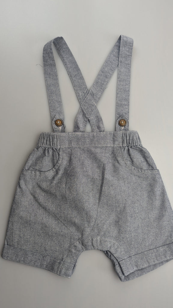 George Grey Shorts with braces - Boys 12-18 Months George Used, Preloved, Preworn & Second Hand Baby, Kids & Children's Clothing UK Online. Cheap affordable. Brands including Next, Joules, Nutmeg Morrisons, TU, F&F, H&M.