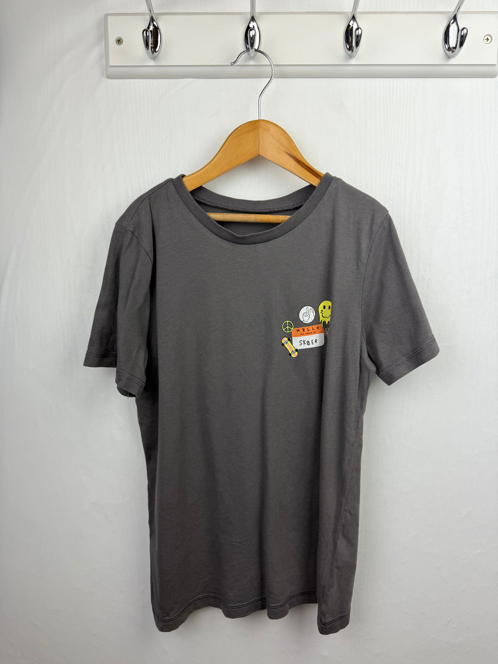 George Grey Skater Top - Boys 8 - 9 Years - Little Ones Preloved. Second Hand Children's & Preloved Baby, Kids, Girls & Boys Clothes. UK online