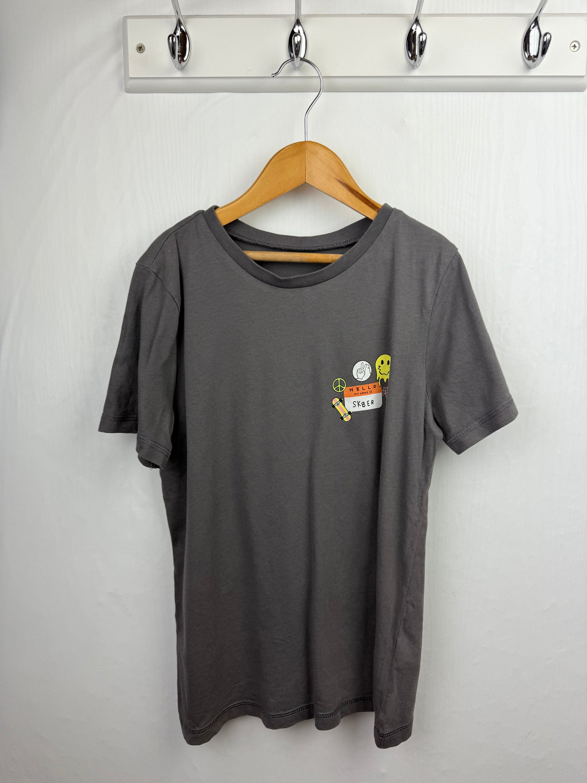 George Grey Skater Top - Boys 8 - 9 Years - Little Ones Preloved. Second Hand Children's & Preloved Baby, Kids, Girls & Boys Clothes. UK online