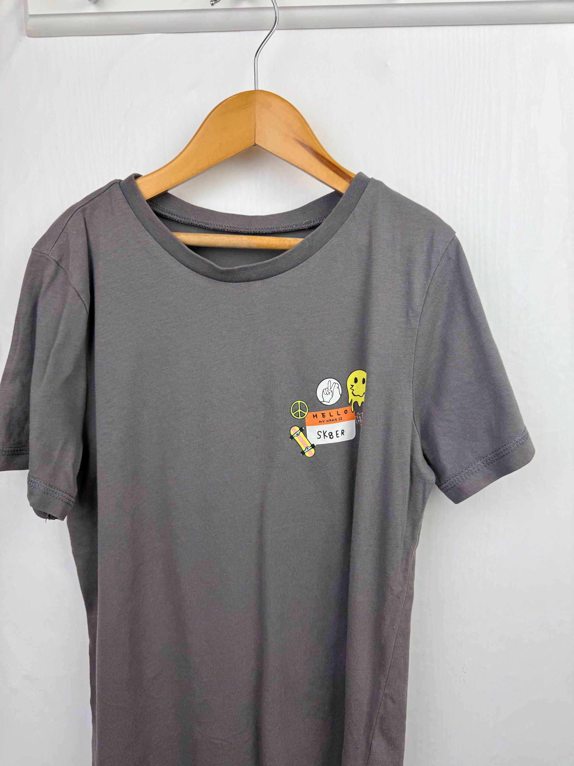 George Grey Skater Top - Boys 8 - 9 Years - Little Ones Preloved. Second Hand Children's & Preloved Baby, Kids, Girls & Boys Clothes. UK online