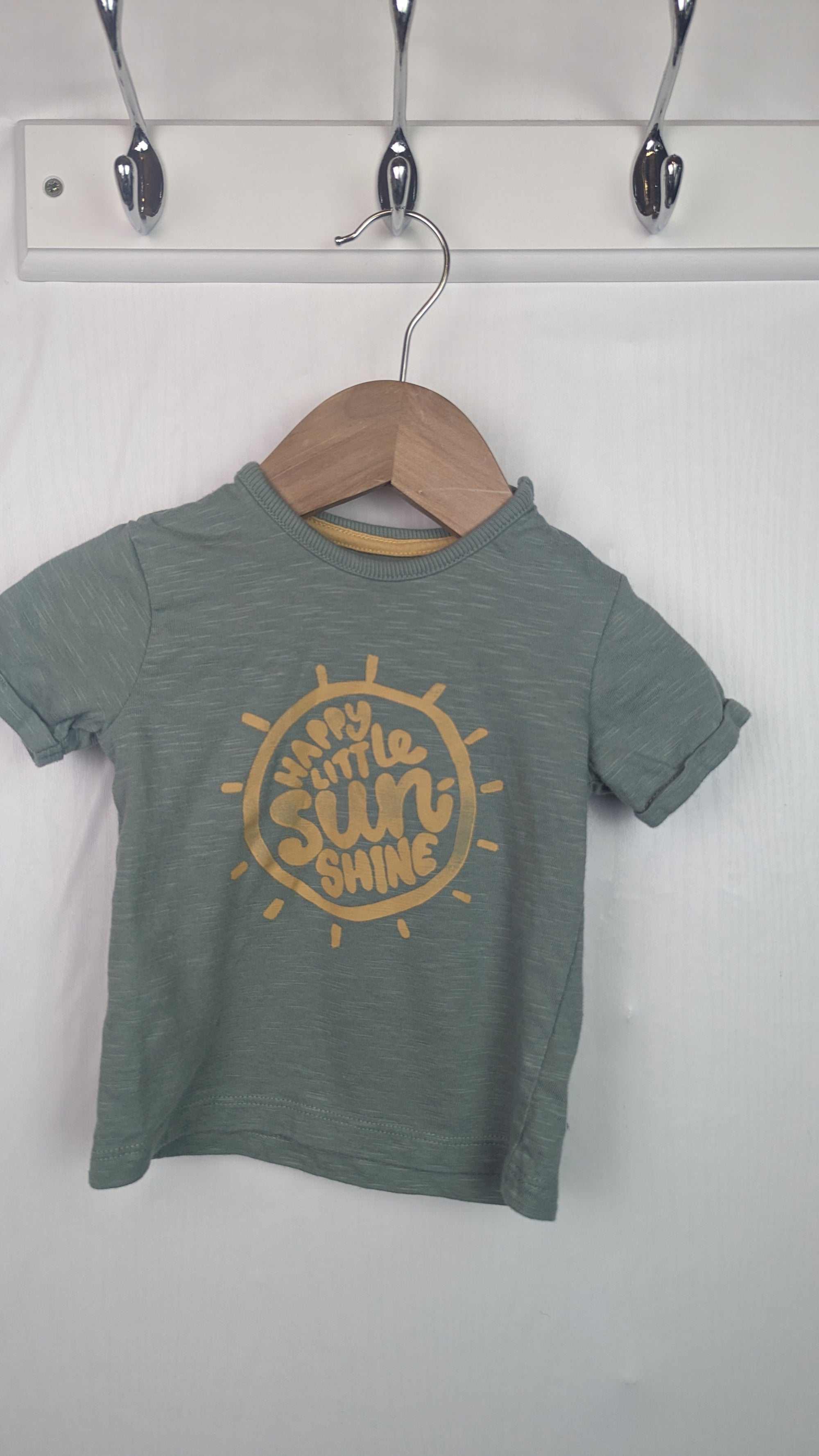George Happy Little Sunshine Top - Boys 3 - 6 Months - Little Ones Preloved. Second Hand Children's & Preloved Baby, Kids, Girls & Boys Clothes. UK online