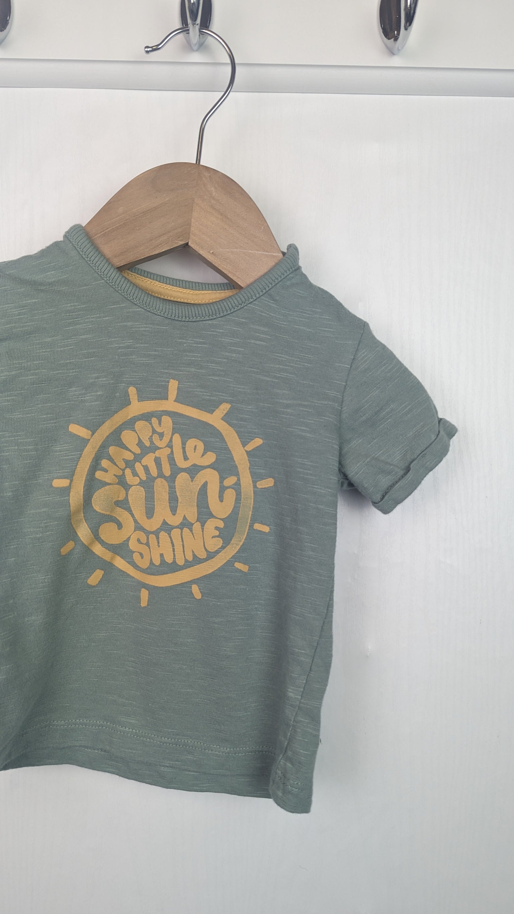 George Happy Little Sunshine Top - Boys 3 - 6 Months - Little Ones Preloved. Second Hand Children's & Preloved Baby, Kids, Girls & Boys Clothes. UK online