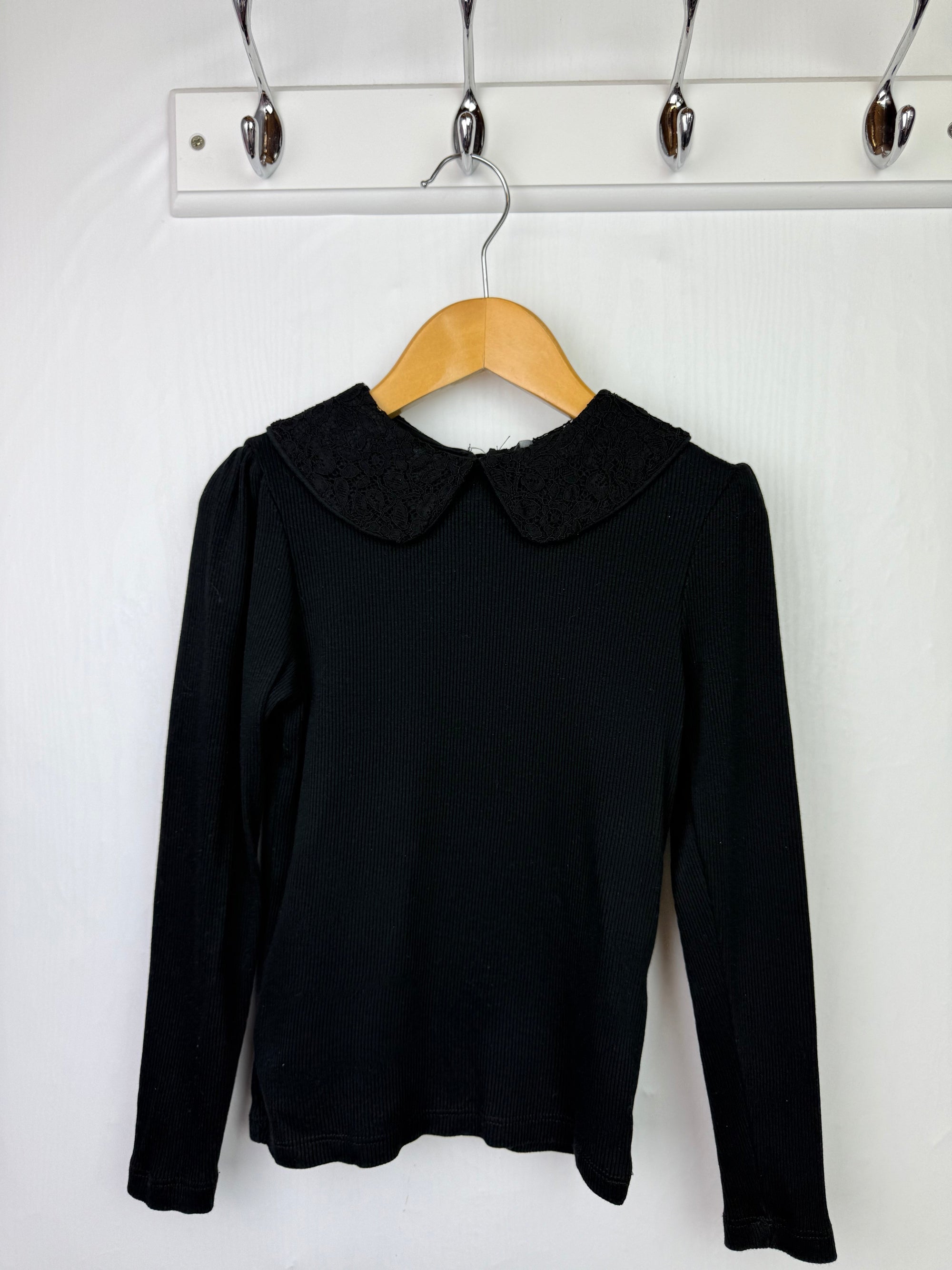 George Lace Collar Black Top - Girls 6 - 7 Years - Little Ones Preloved. Second Hand Children's & Preloved Baby, Kids, Girls & Boys Clothes. UK online