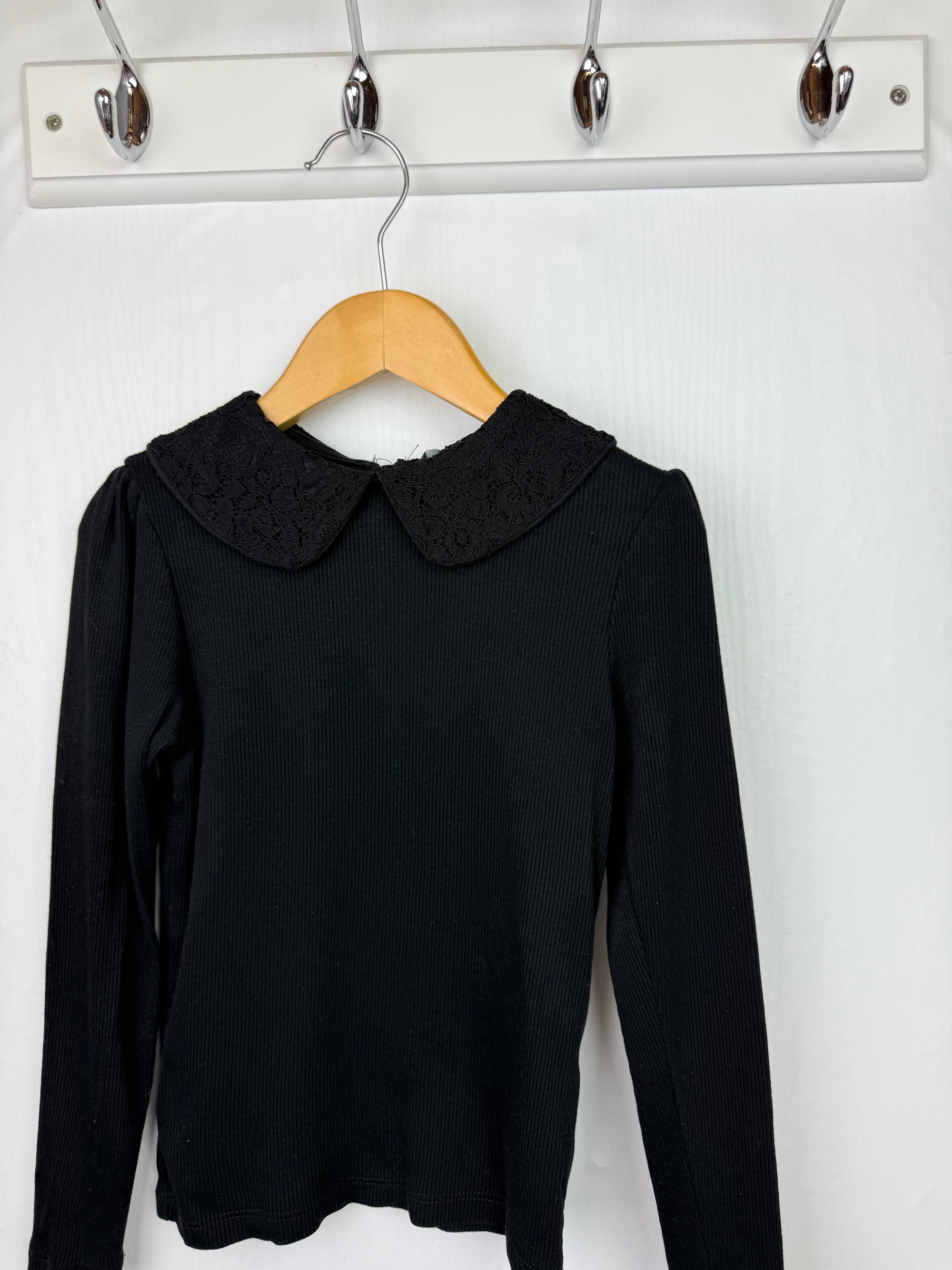 George Lace Collar Black Top - Girls 6 - 7 Years - Little Ones Preloved. Second Hand Children's & Preloved Baby, Kids, Girls & Boys Clothes. UK online