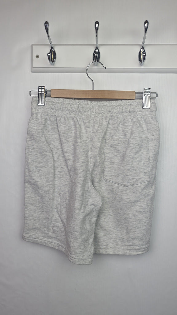 George Light Grey Shorts - Unisex 9-10 Years George Used, Preloved, Preworn & Second Hand Baby, Kids & Children's Clothing UK Online. Cheap affordable. Brands including Next, Joules, Nutmeg Morrisons, TU, F&F, H&M.