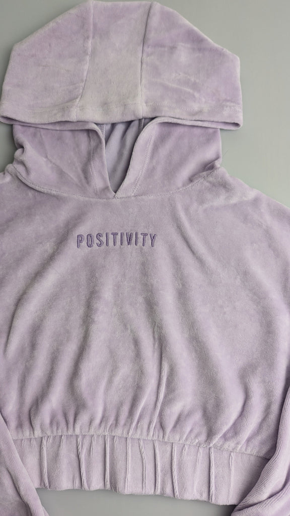 George Lilac Positivity Crop Hoodie - Girls 5-6 Years George Used, Preloved, Preworn & Second Hand Baby, Kids & Children's Clothing UK Online. Cheap affordable. Brands including Next, Joules, Nutmeg Morrisons, TU, F&F, H&M.