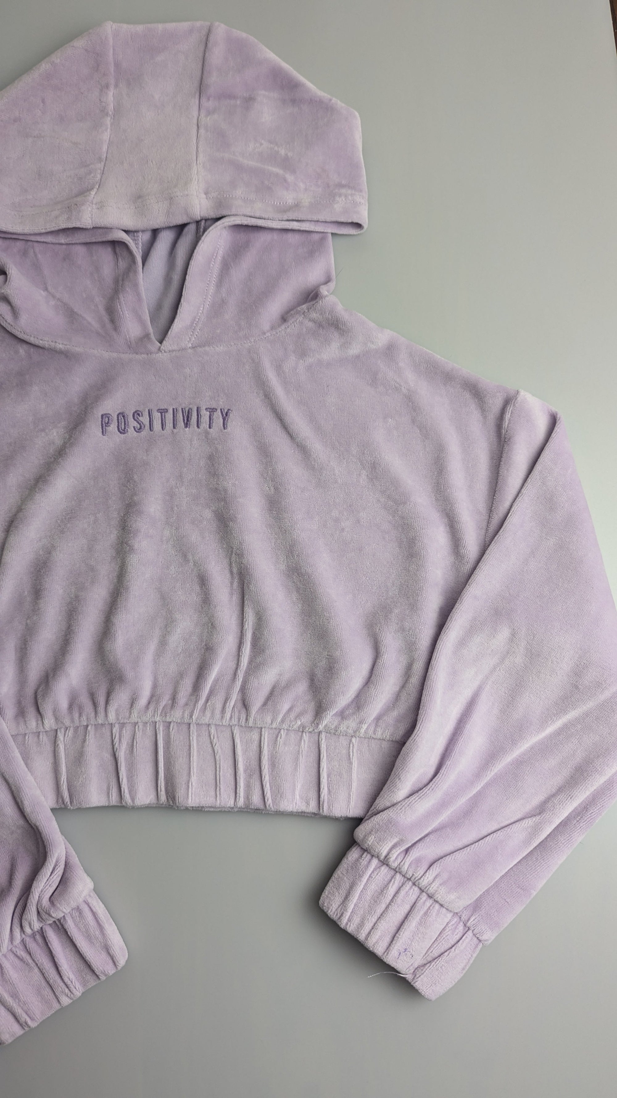 George Lilac Positivity Crop Hoodie - Girls 5 - 6 Years - Little Ones Preloved. Second Hand Children's & Preloved Baby, Kids, Girls & Boys Clothes. UK online