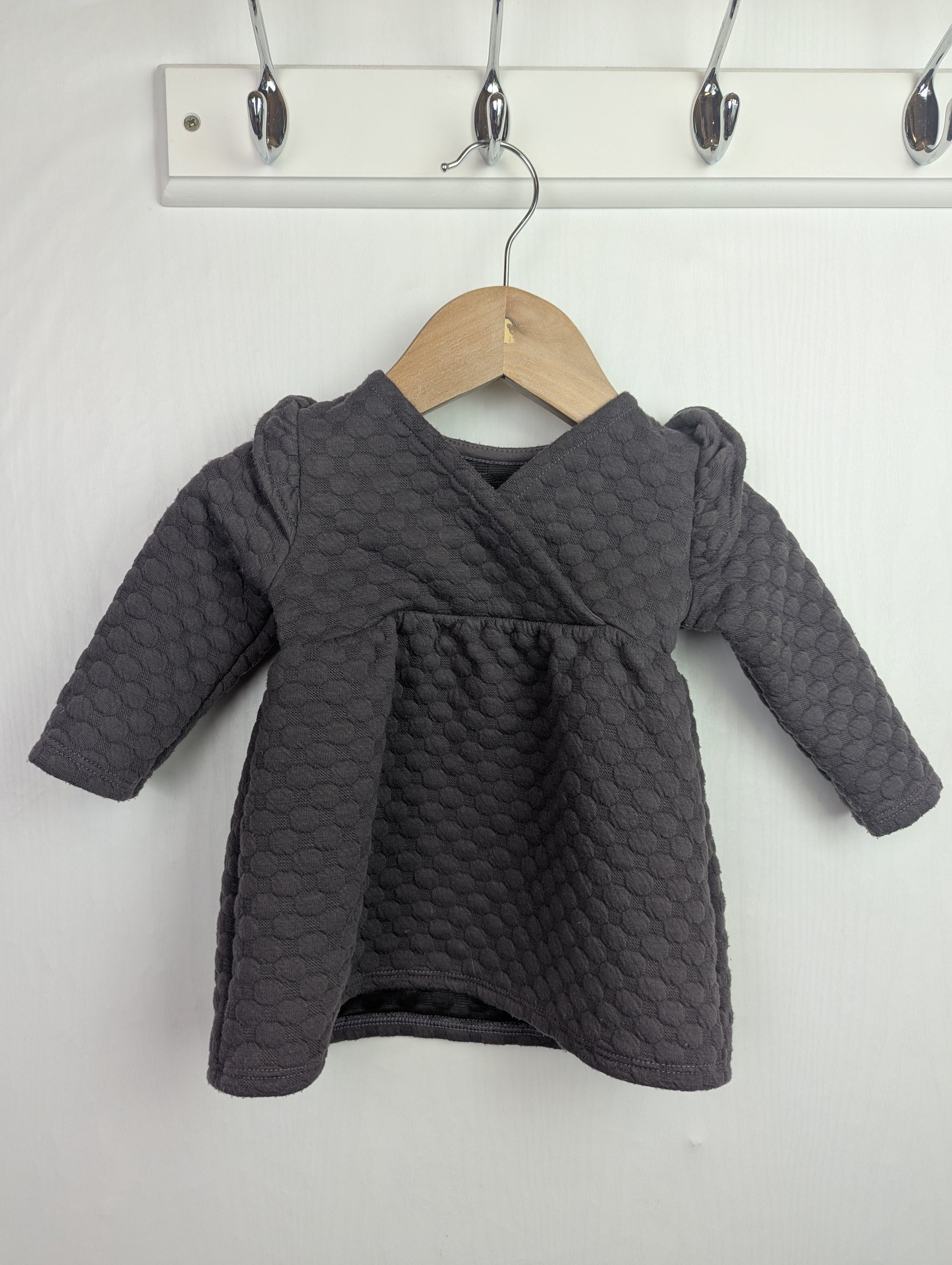 George Long Sleeve Dress - Girls 0 - 3 Months - Little Ones Preloved. Second Hand Children's & Preloved Baby, Kids, Girls & Boys Clothes. UK online