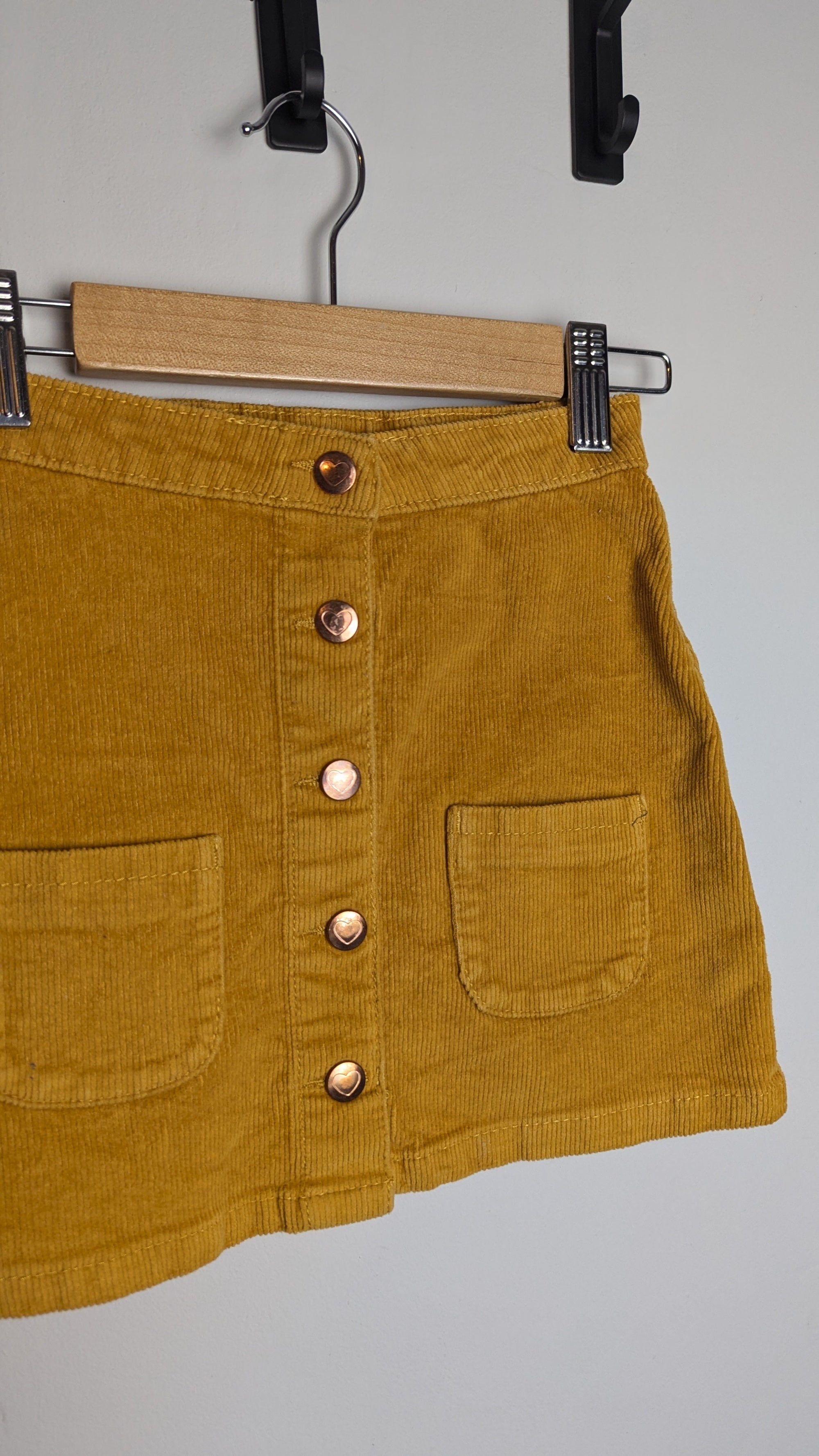 George Mustard Cord Skirt - Girls 3 - 4 Years - Little Ones Preloved. Second Hand Children's & Preloved Baby, Kids, Girls & Boys Clothes. UK online
