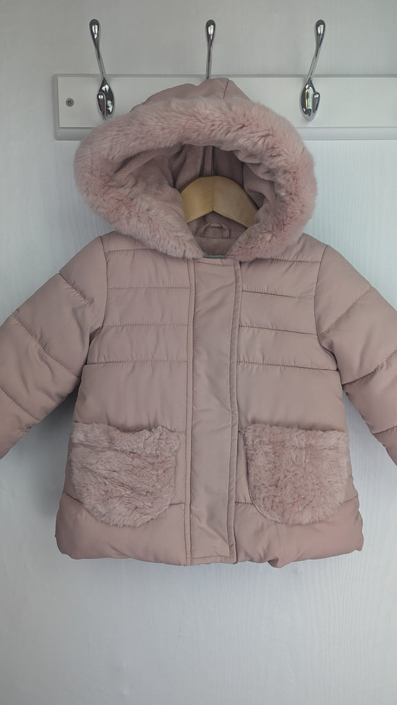 George Pink Padded Fluffy Coat - Girls 6-9 Months George Used, Preloved, Preworn & Second Hand Baby, Kids & Children's Clothing UK Online. Cheap affordable. Brands including Next, Joules, Nutmeg Morrisons, TU, F&F, H&M.