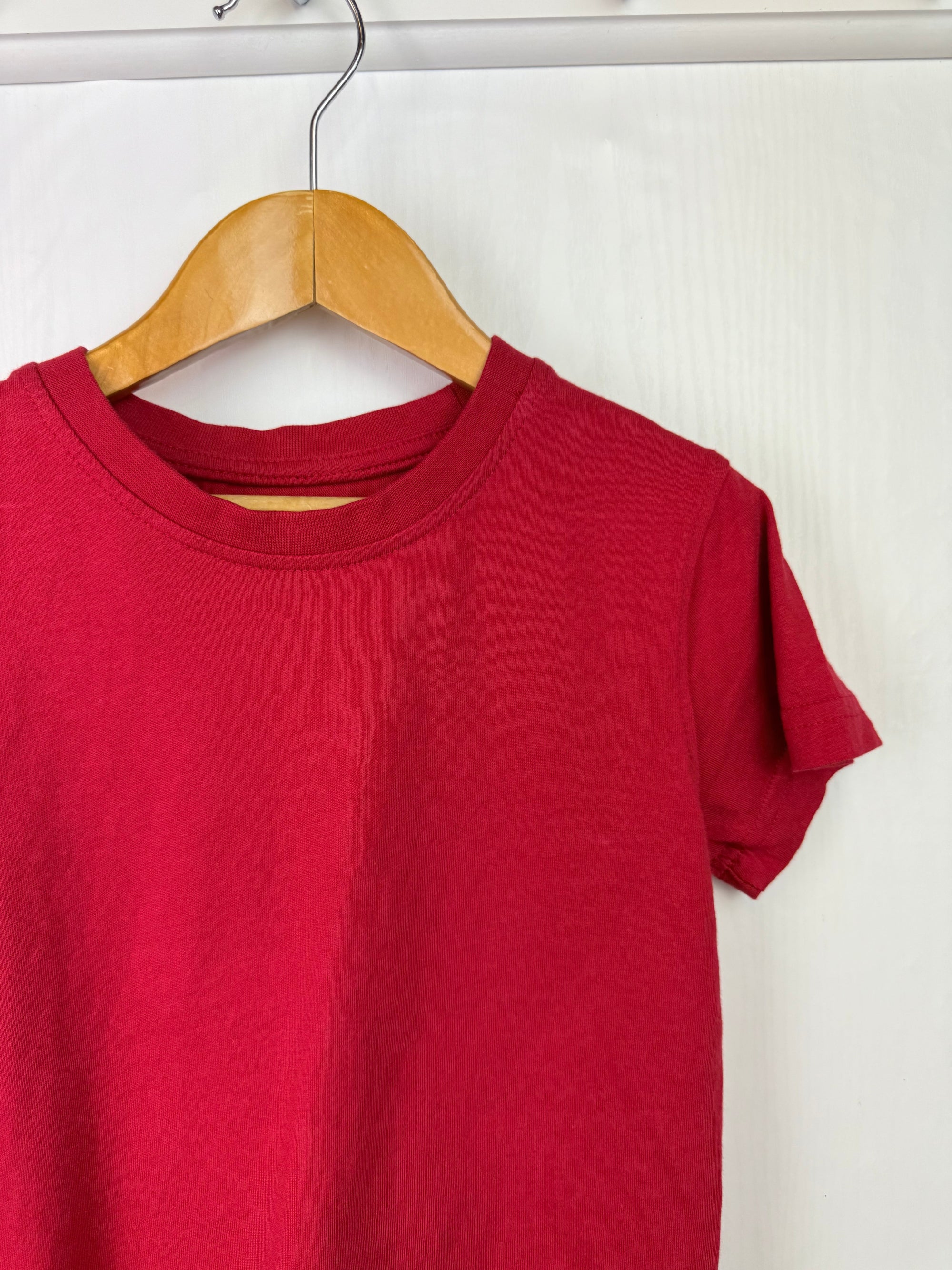 George Plain Red Top - Unisex 4 - 5 Years - Little Ones Preloved. Second Hand Children's & Preloved Baby, Kids, Girls & Boys Clothes. UK online