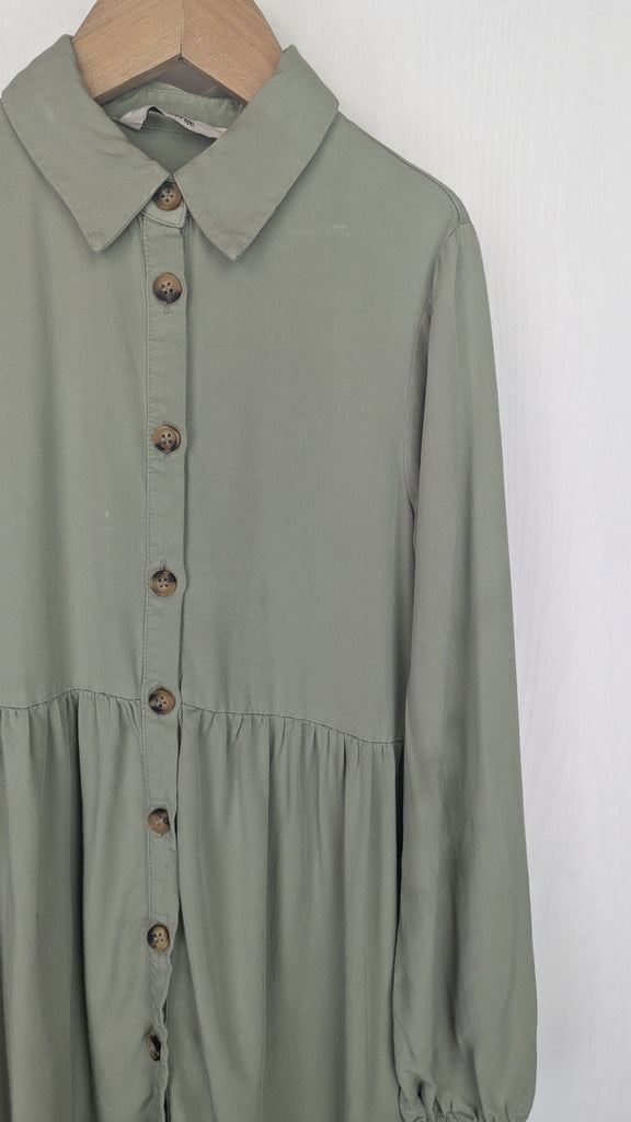 George Sage Green Long Sleeve Dress - Girls 9-10 Years George Used, Preloved, Preworn & Second Hand Baby, Kids & Children's Clothing UK Online. Cheap affordable. Brands including Next, Joules, Nutmeg Morrisons, TU, F&F, H&M.