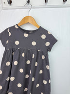 George Spotty Short Sleeve Dress - Girls 2 - 3 Years - Little Ones Preloved. Second Hand Children's & Preloved Baby, Kids, Girls & Boys Clothes. UK online