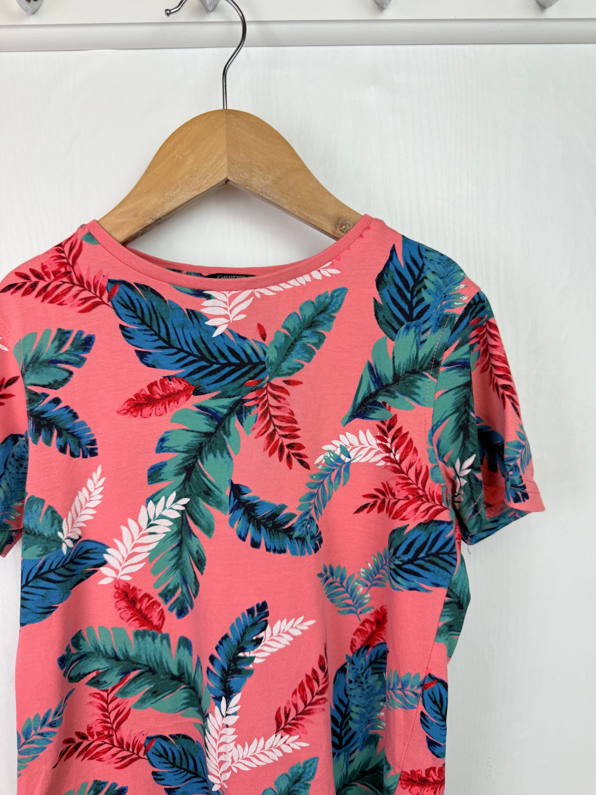 George Tropical Short Sleeve Top - Boys 7 - 8 Years - Little Ones Preloved. Second Hand Children's & Preloved Baby, Kids, Girls & Boys Clothes. UK online