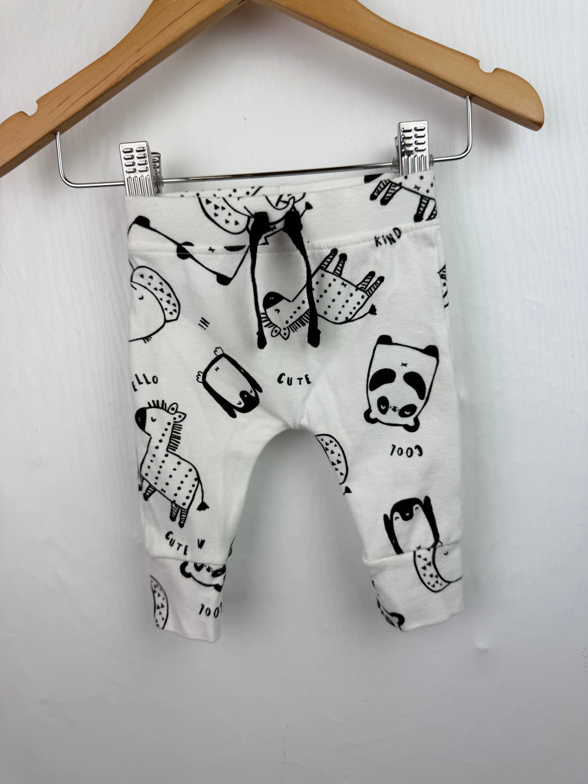 George White Animal Leggings - Unisex Newborn - Little Ones Preloved. Second Hand Children's & Preloved Baby, Kids, Girls & Boys Clothes. UK online