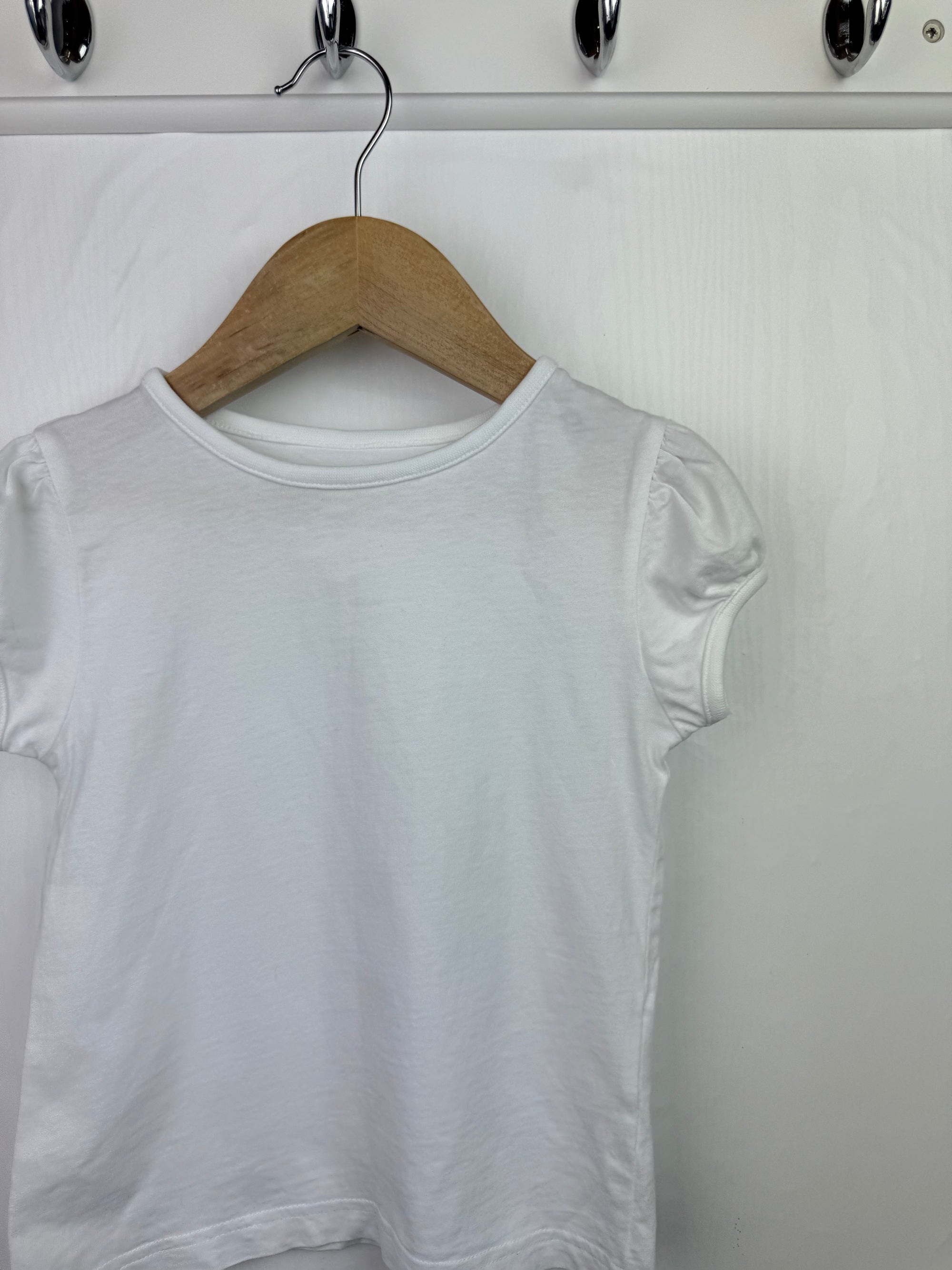 George White School Top - Girls 4 - 5 Years - Little Ones Preloved. Second Hand Children's & Preloved Baby, Kids, Girls & Boys Clothes. UK online