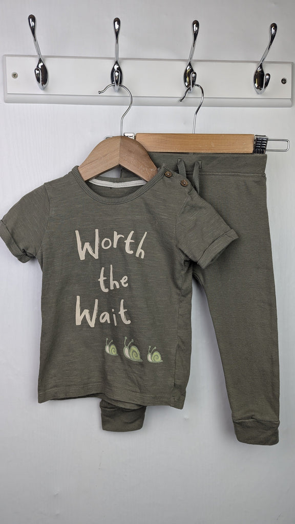 George Worth The Wait Top & Leggings Outfit - Boys 9-12 Months Little Ones Preloved Used, Preloved, Preworn & Second Hand Baby, Kids & Children's Clothing UK Online. Cheap affordable. Brands including Next, Joules, Nutmeg Morrisons, TU, F&F, H&M.