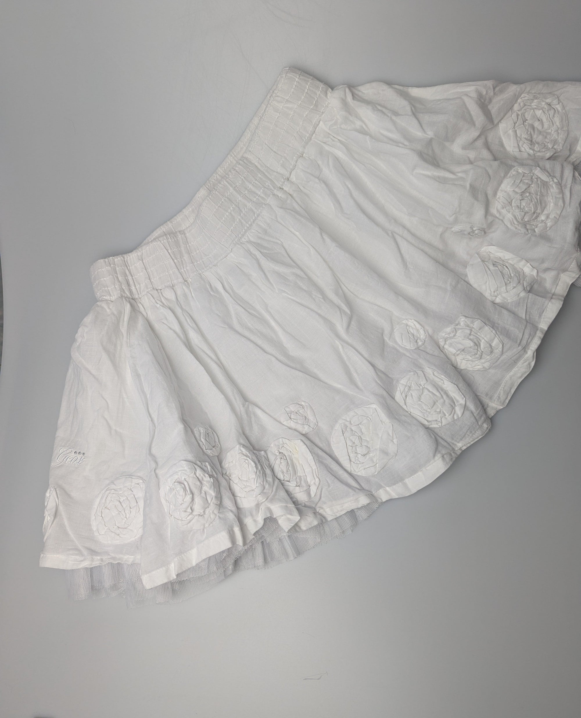 Geox White Floral Skirt - Girls 6 Years - Little Ones Preloved. Second Hand Children's & Preloved Baby, Kids, Girls & Boys Clothes. UK online