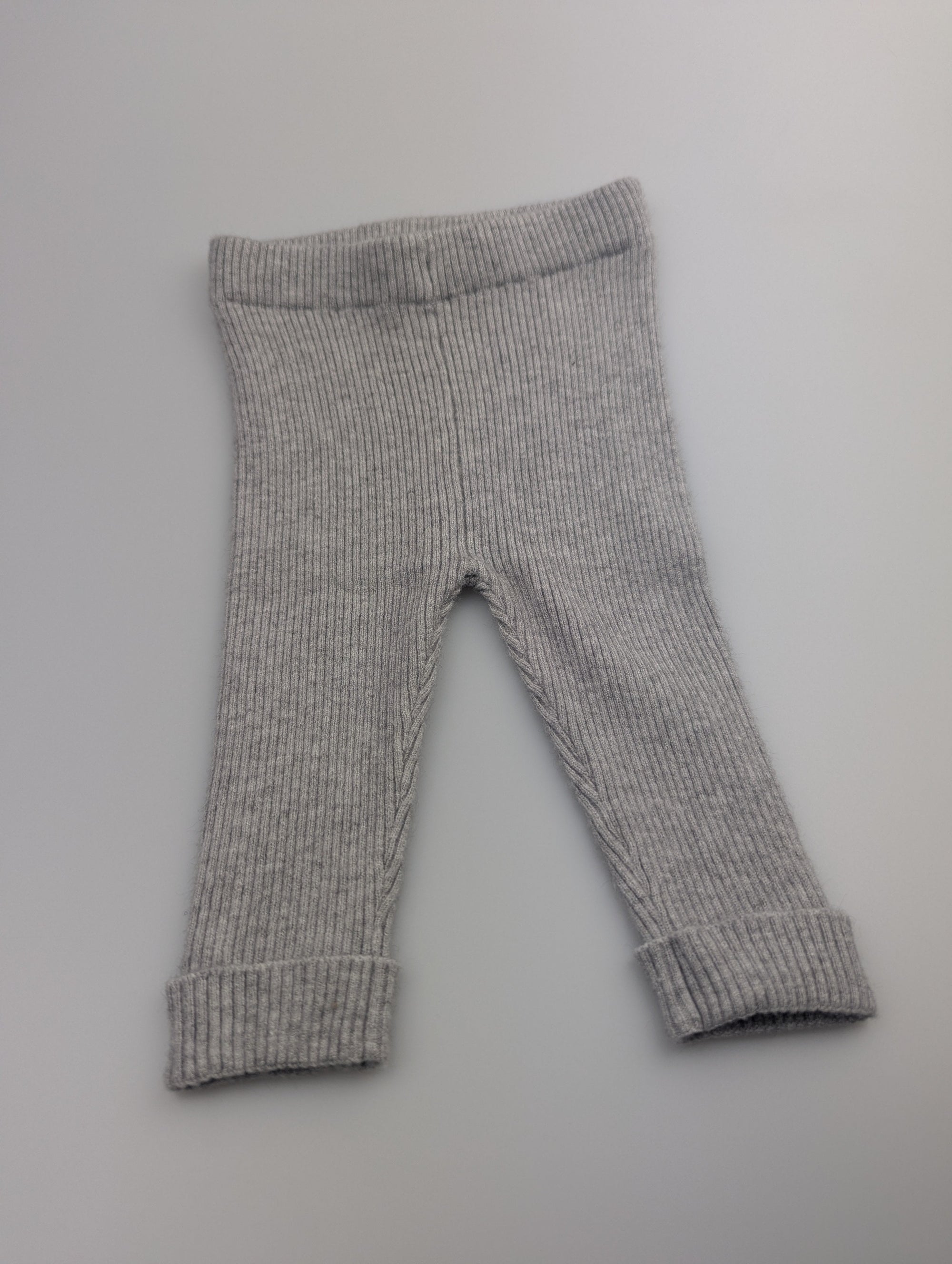 Grey Knit Ribbed Leggings - Unisex Newborn - Little Ones Preloved. Second Hand Children's & Preloved Baby, Kids, Girls & Boys Clothes. UK online