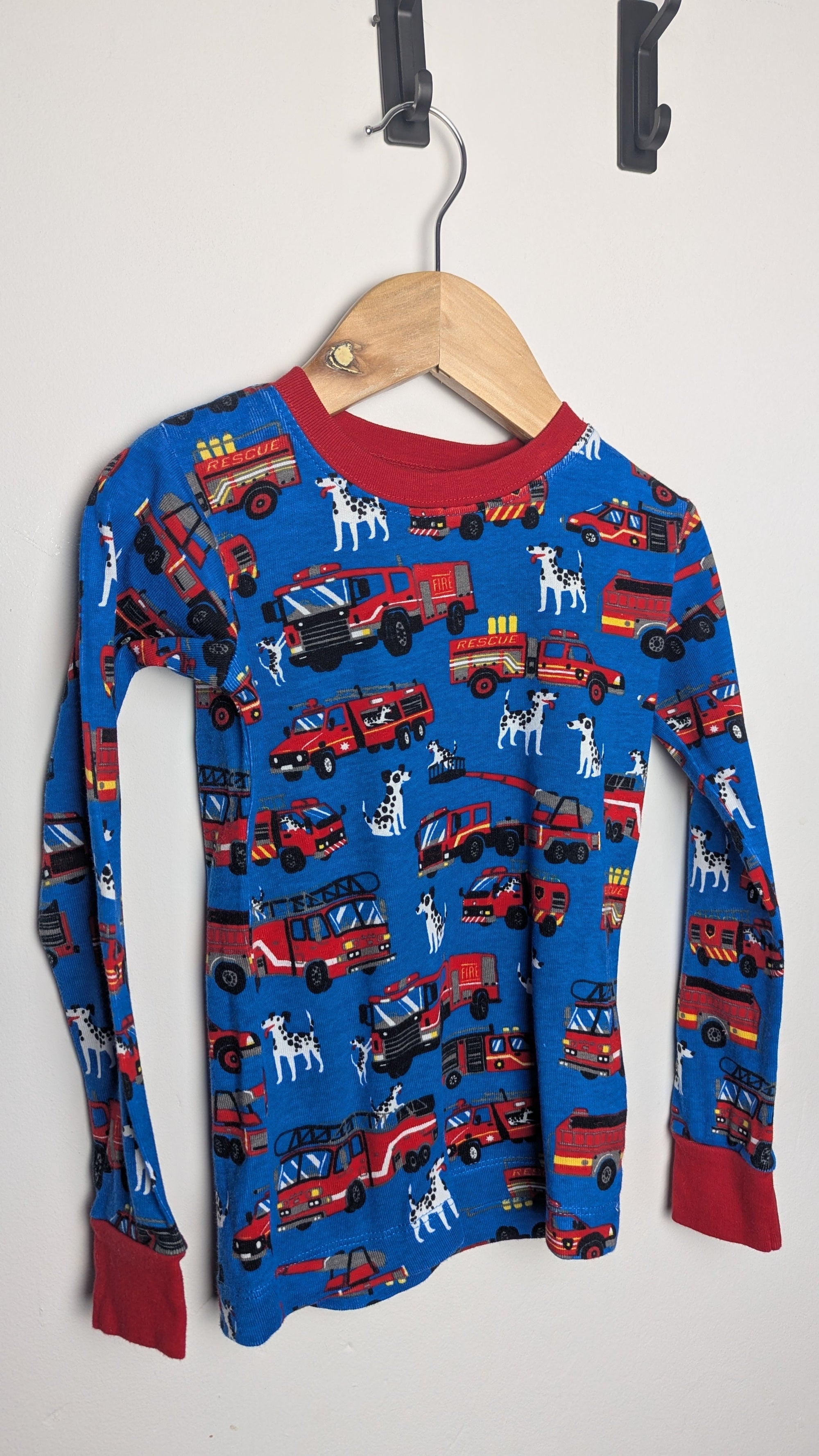 Hatley Long Sleeve Fire Engine & Dalmatian Top - Boys 5 Years - Little Ones Preloved. Second Hand Children's & Preloved Baby, Kids, Girls & Boys Clothes. UK online