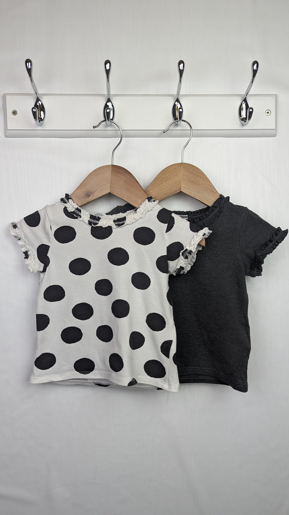 H&M 2 Pack T-Shirts 4-6m H&M Used, Preloved, Preworn & Second Hand Baby, Kids & Children's Clothing UK Online. Cheap affordable. Brands including Next, Joules, Nutmeg Morrisons, TU, F&F, H&M.