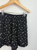 H&M Black Palm Tree Shorts - Girls 9 - 10 Years - Little Ones Preloved. Second Hand Children's & Preloved Baby, Kids, Girls & Boys Clothes. UK online
