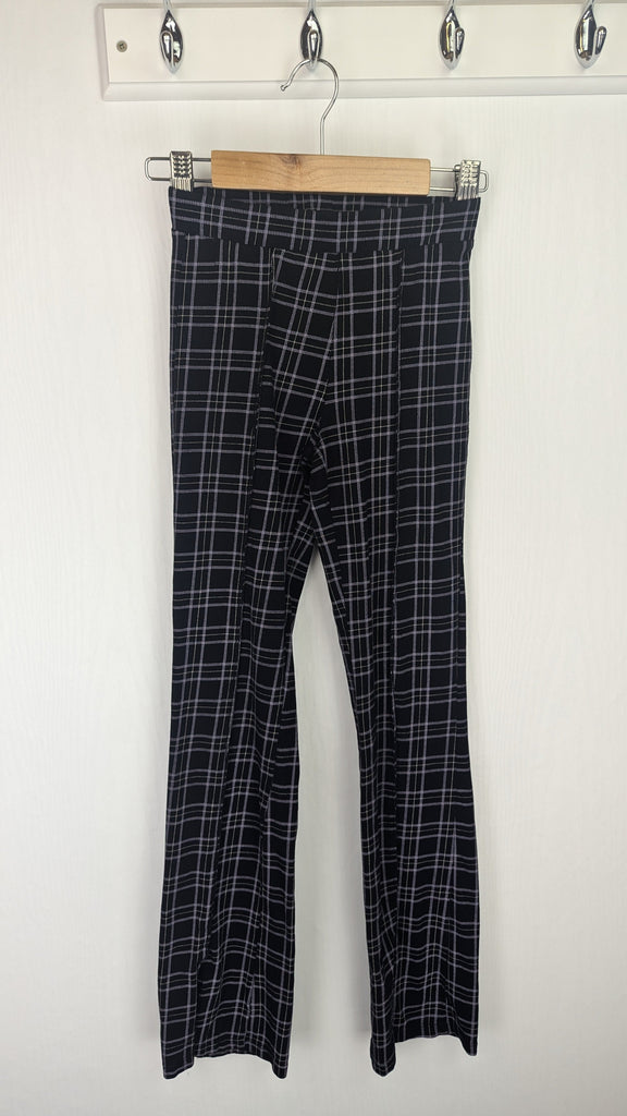 H&M Checked Flare Split Leggings - Girls 8-10 Years H&M Used, Preloved, Preworn & Second Hand Baby, Kids & Children's Clothing UK Online. Cheap affordable. Brands including Next, Joules, Nutmeg Morrisons, TU, F&F, H&M.