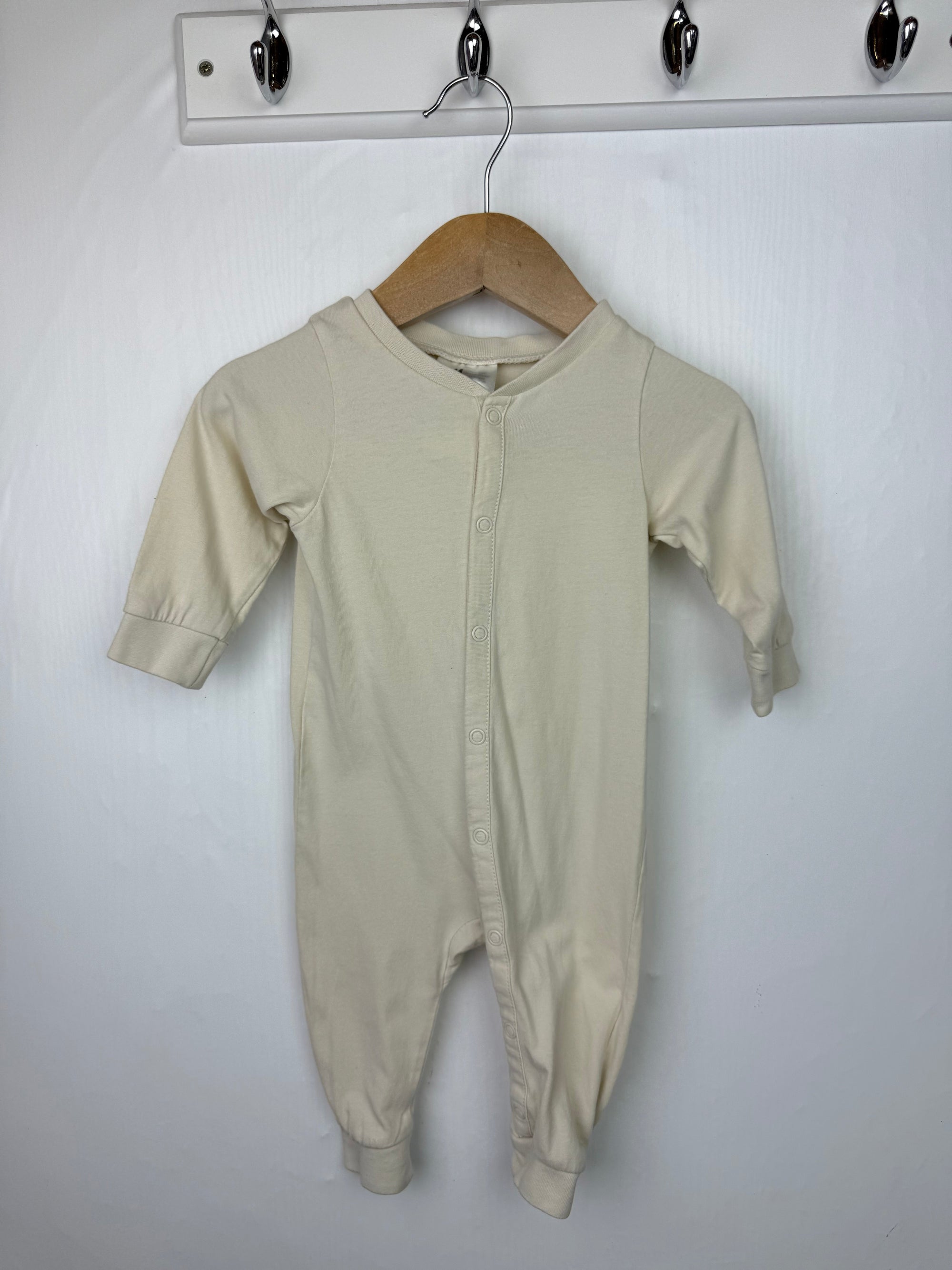 H&M Cream Footless Romper - Unisex 2 - 4 Months - Little Ones Preloved. Second Hand Children's & Preloved Baby, Kids, Girls & Boys Clothes. UK online