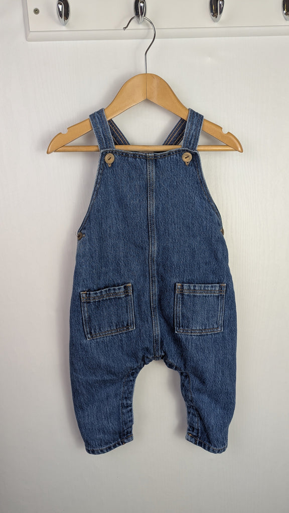 H&M Denim Pocket Dungarees - Boys 6-9 Months Little Ones Preloved Used, Preloved, Preworn Baby, Girls & Boys Clothes. Kids & Children's second hand Clothing UK Online. Cheap affordable. Brands including Next, Joules, Nutmeg Morrisons, TU, F&F, H&M.